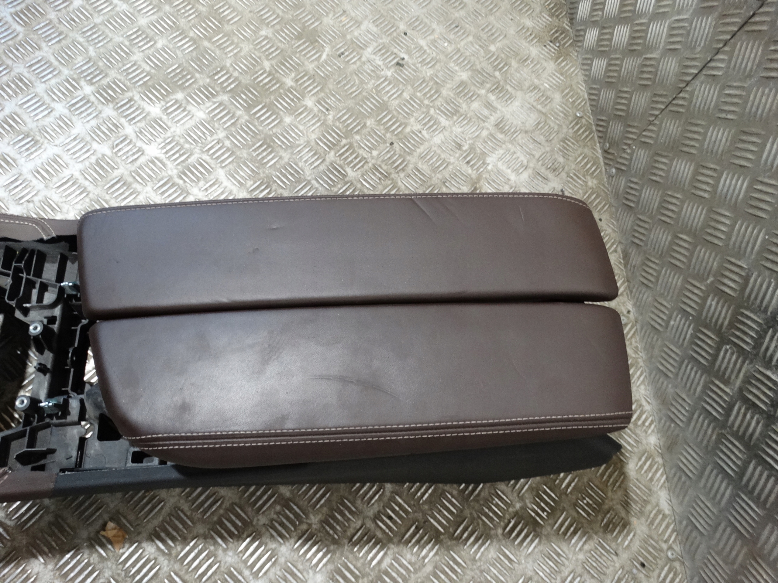 armrest TUNEL central BMW G30 G31 MOCCA 1