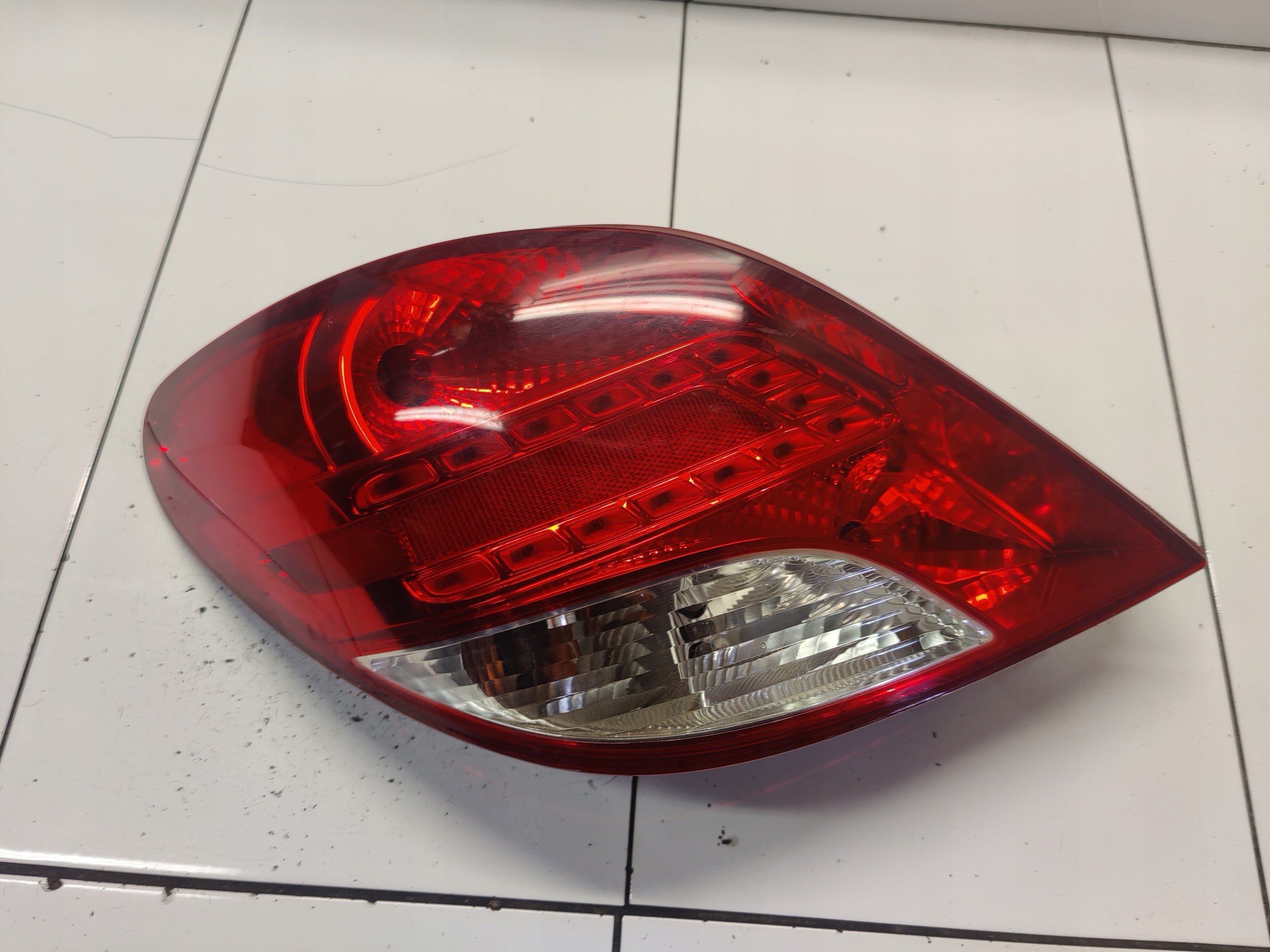 PEUGEOT 207 LIFT light rear left 9686566080 UK