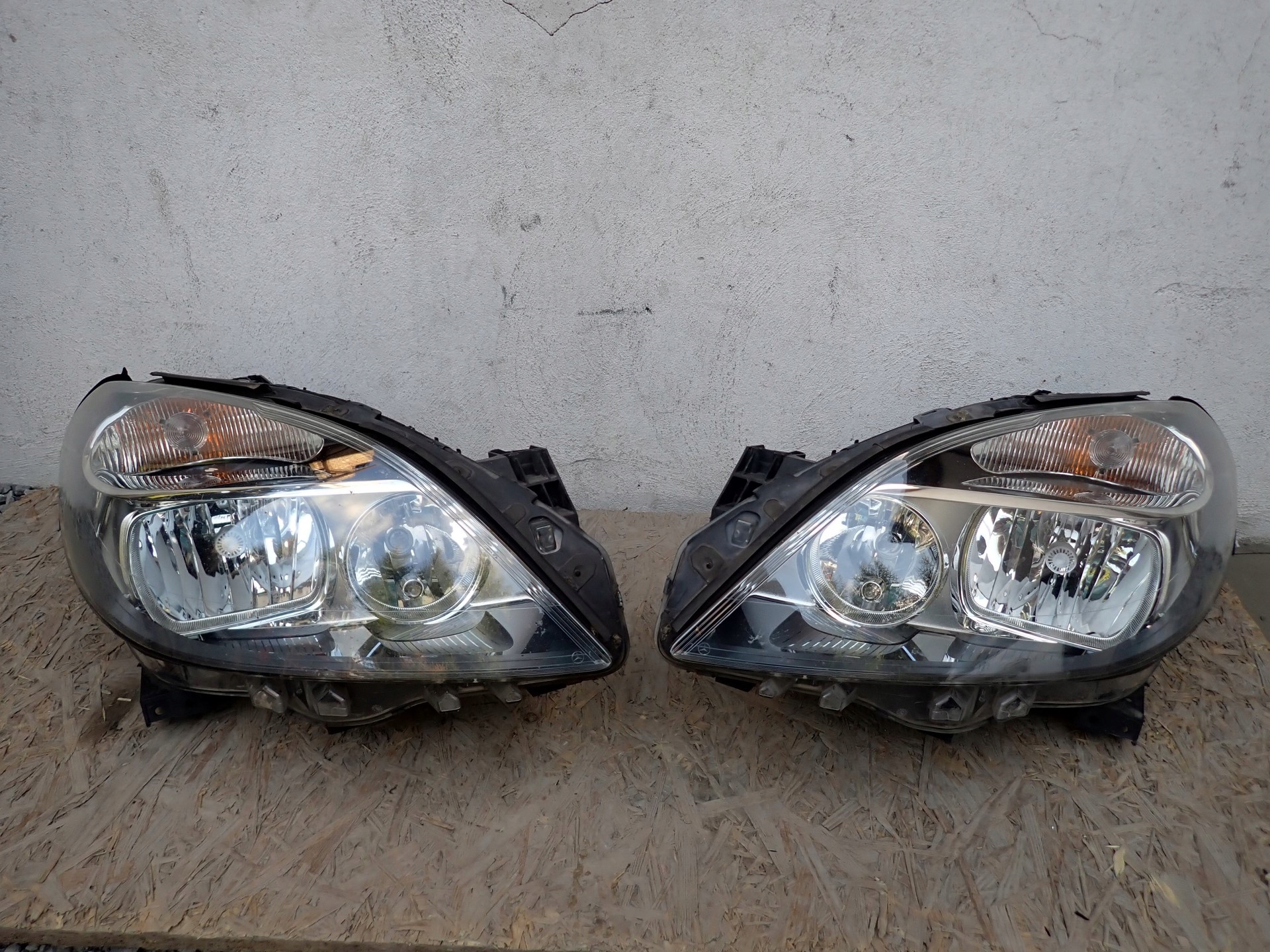 light left right REFLEKTOR left right MERCEDES B KLASA 246 2011-2015R
