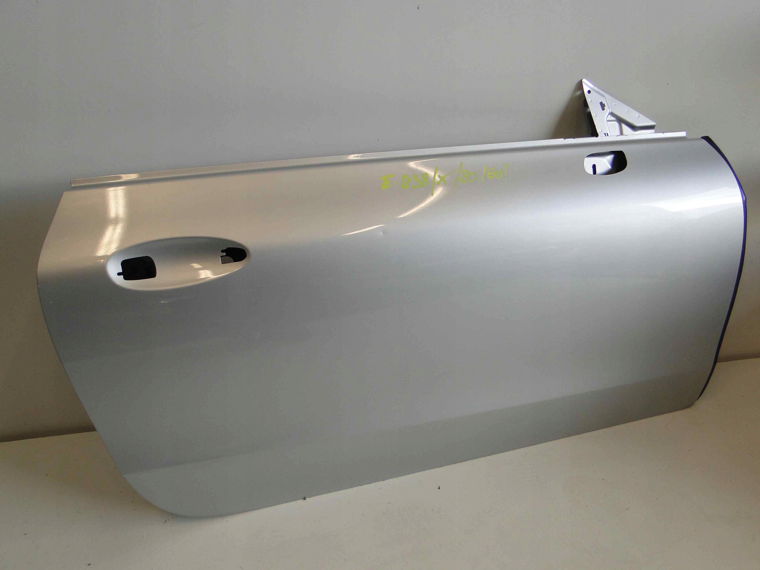 MERCEDES E KLASA 238 COUPE CABRIO DRZWI PRAWE Kolor srebrny