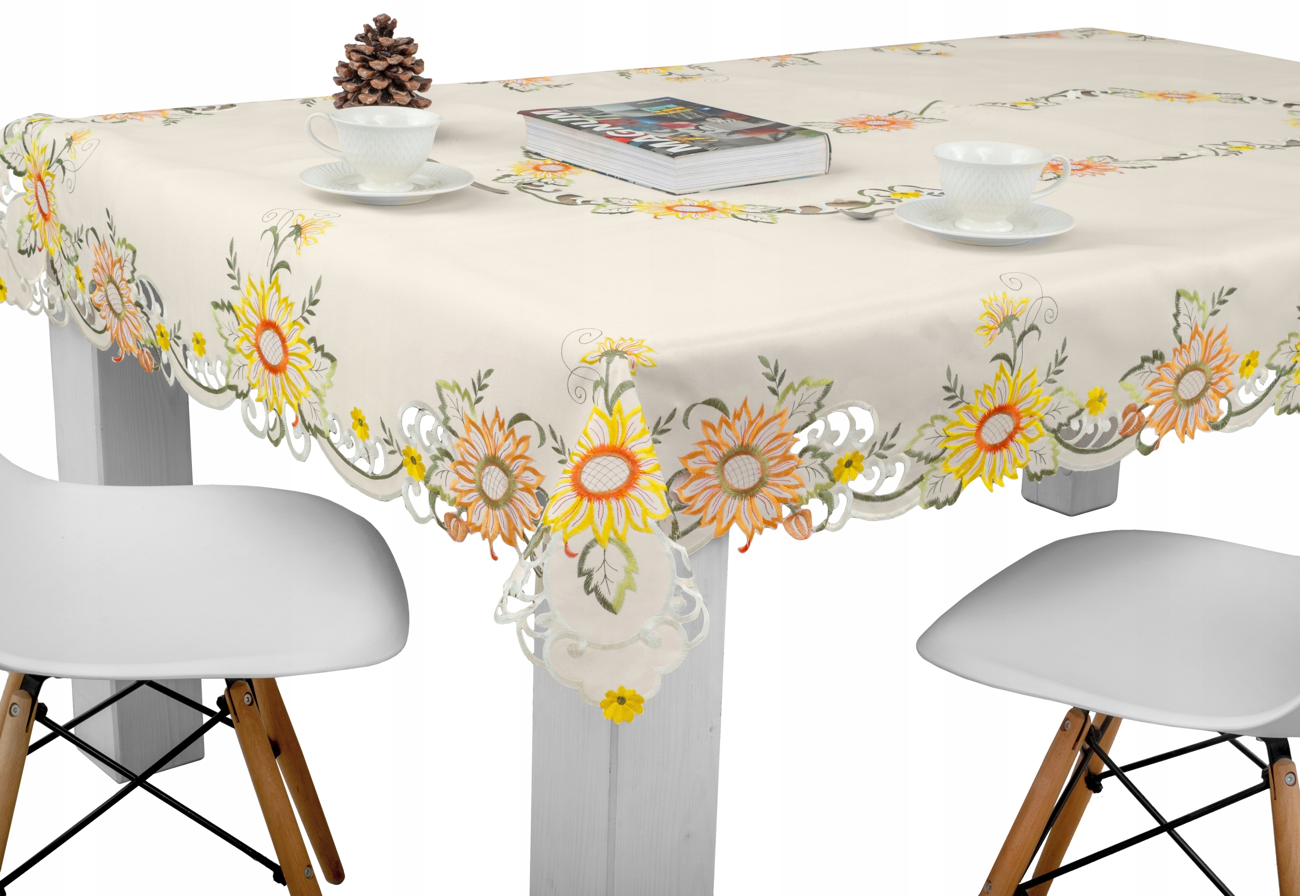 

Obrus haftowany Żołte Słoneczniki 140x220 cm ecru