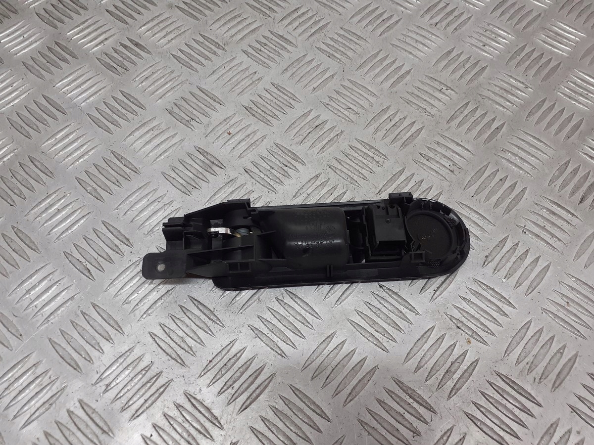 правая ручка двери внутренняя vw PASSAT B5 FL