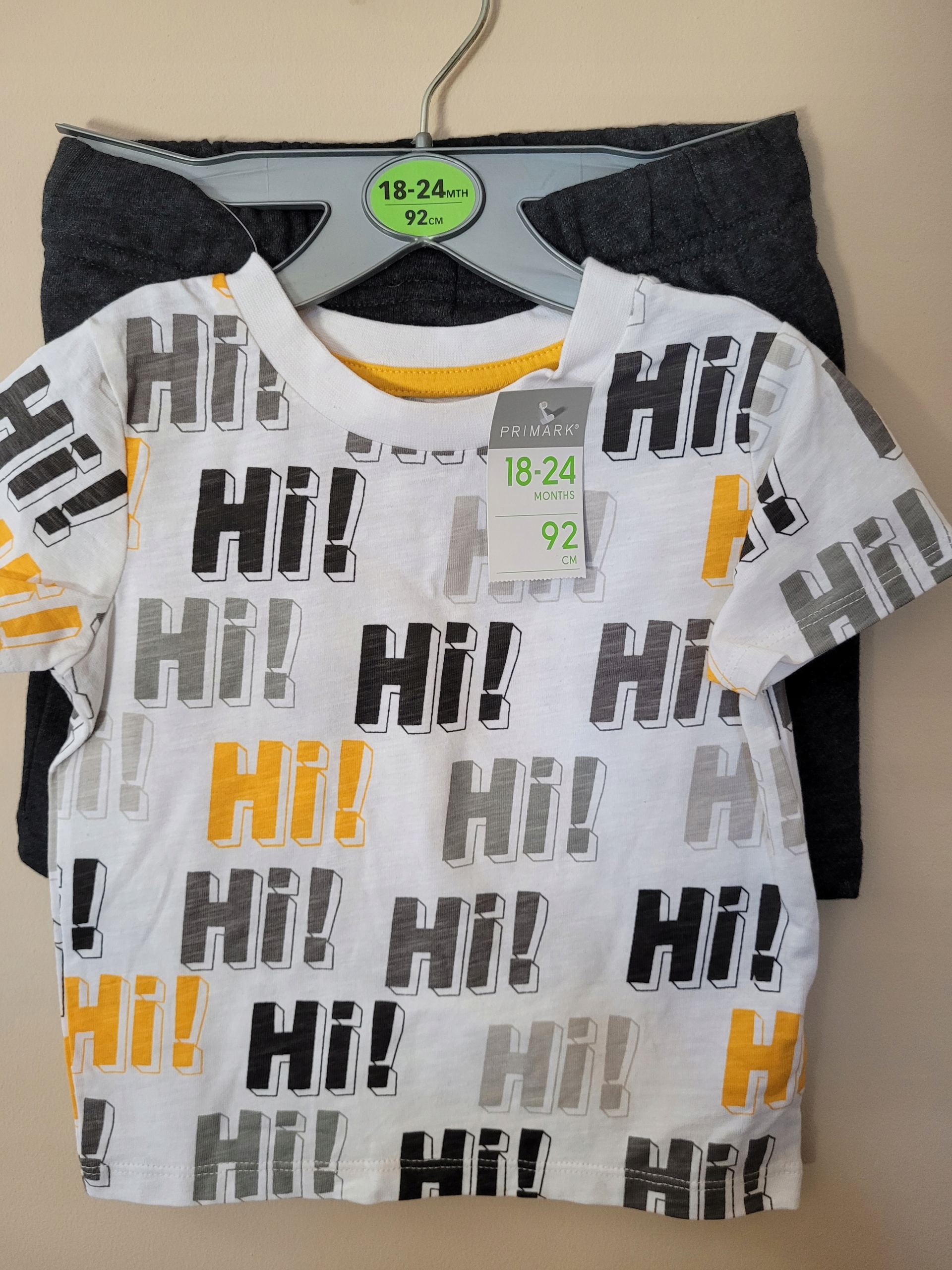 

Komplet chłopięcy Primark T-shirt spodenki r 92