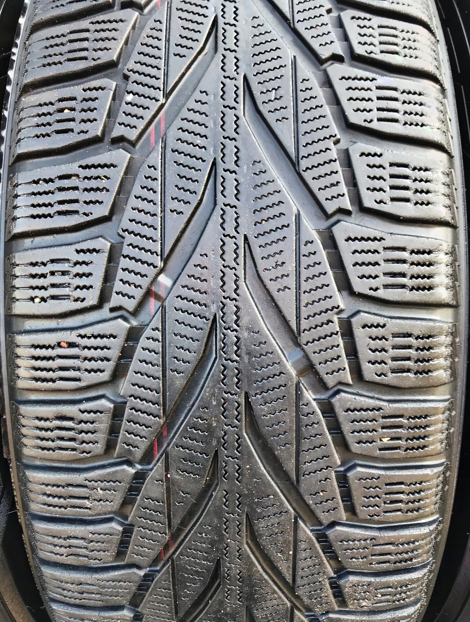4x 235/65R17 NOKIAN HAKKAPELITTA R2 108R ZIMA Model Hakkapeliitta R2