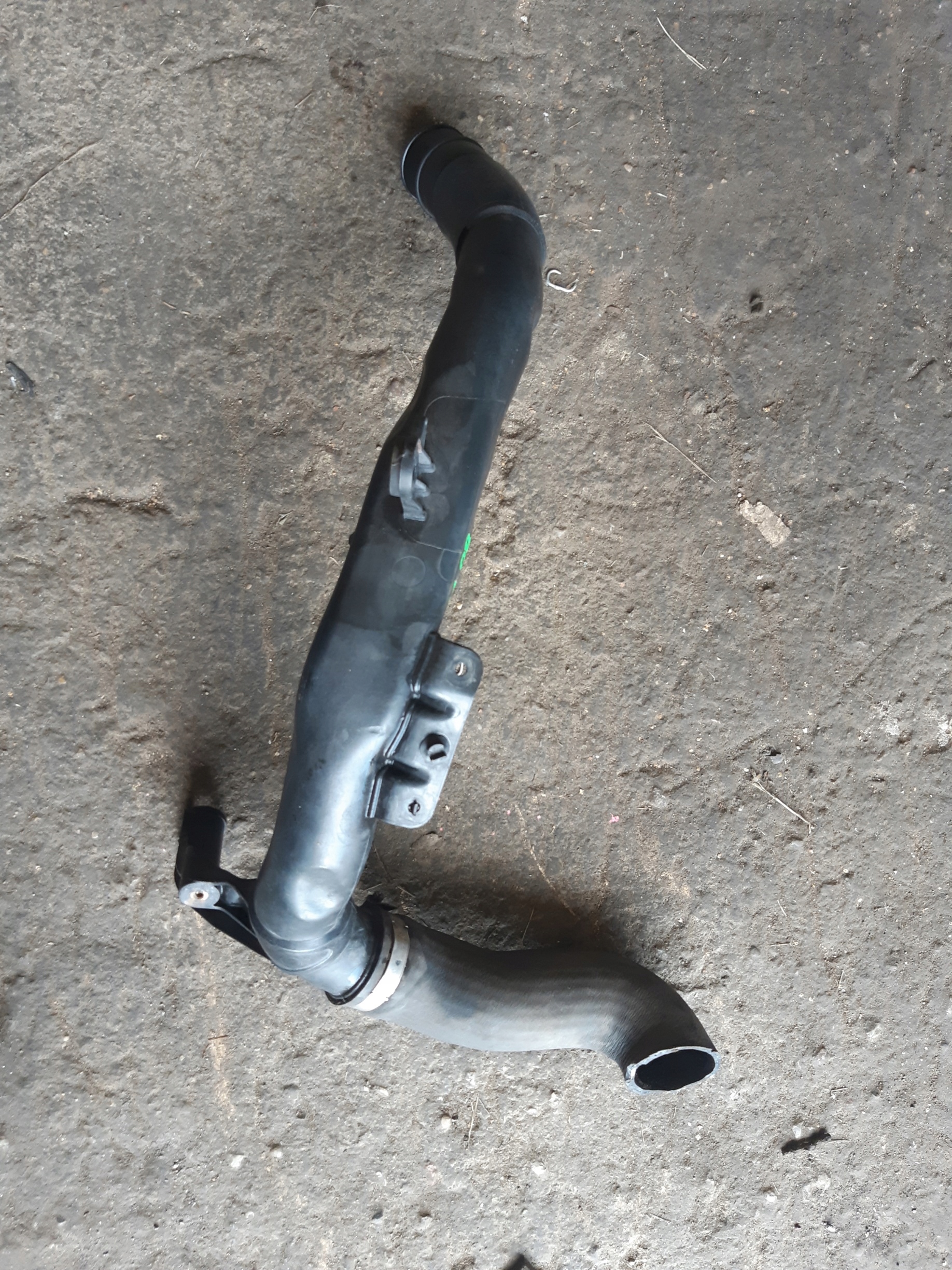 AUDI A3 8P Schlauch rohr intercooler 5N0145840E