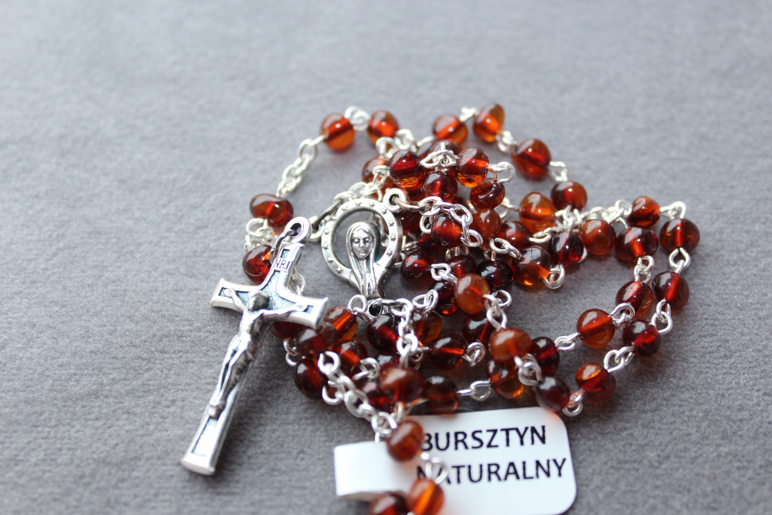 Růženín Z Přírodního Jantaru Koňakový