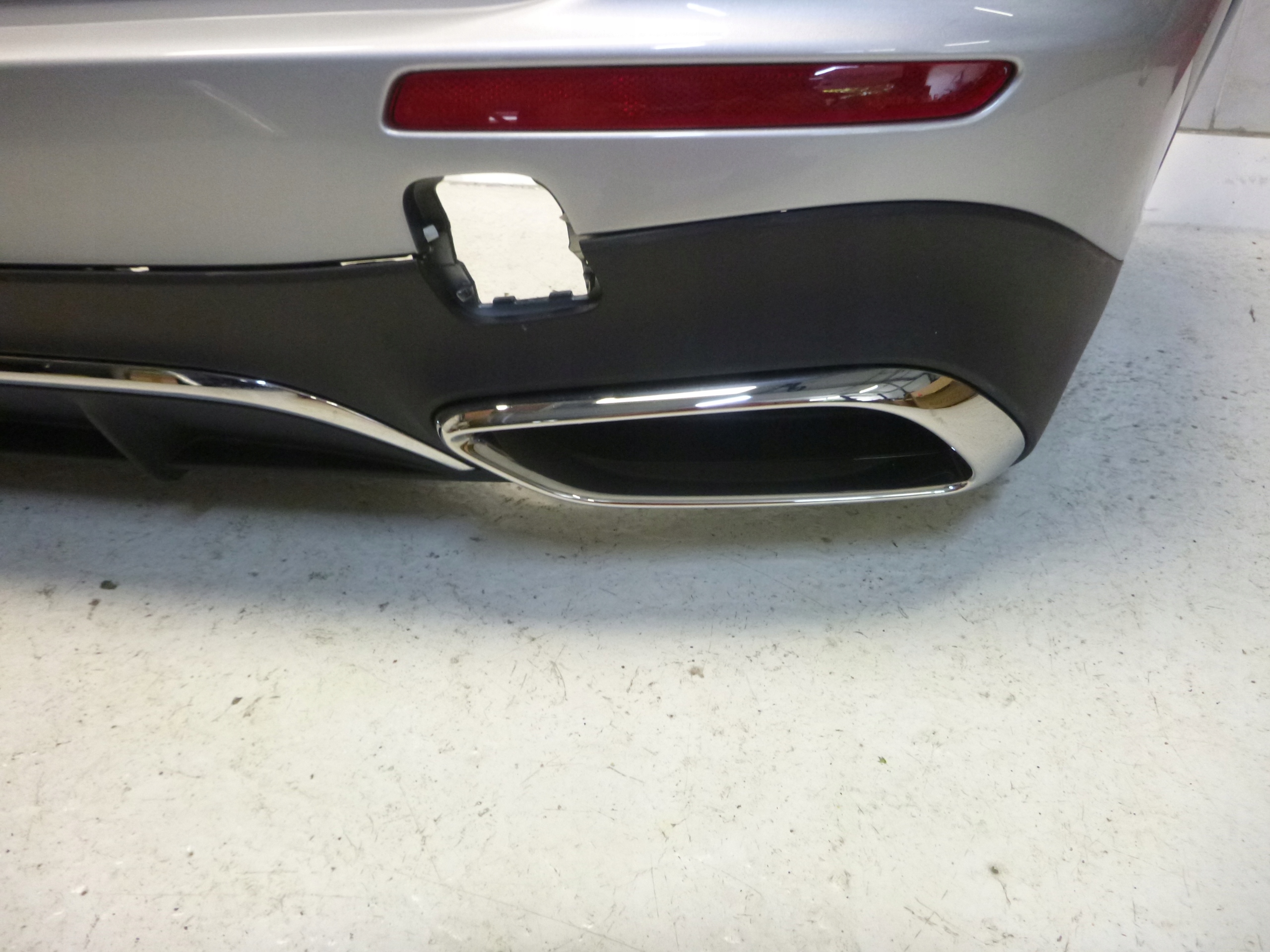 MERCEDES E-KLASA W214 AMG bumper rear part rear 6XPDC