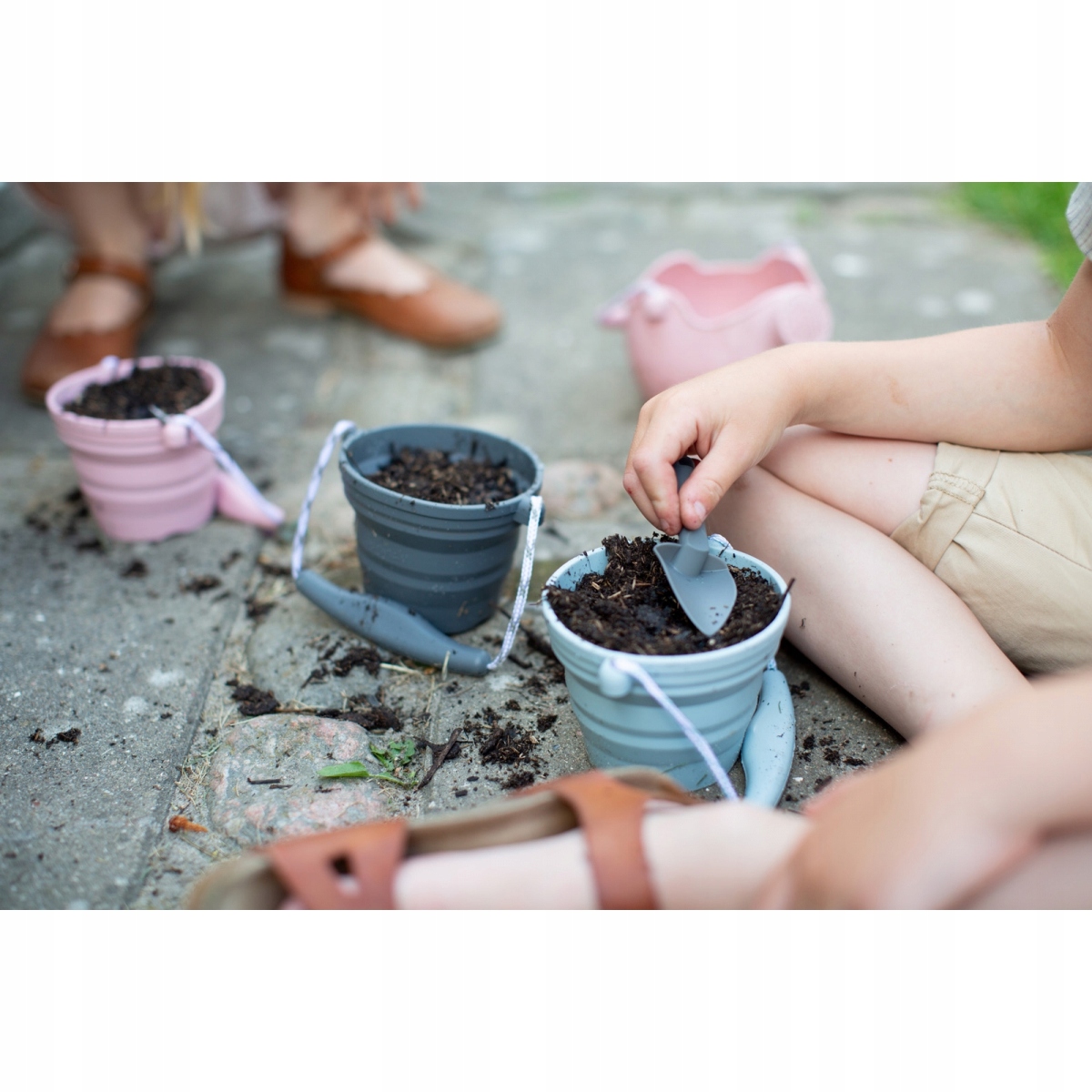 SILIKONOWE Wiaderko z łopatką Scrunch BŁĘKITNE Rodzaj wiaderko