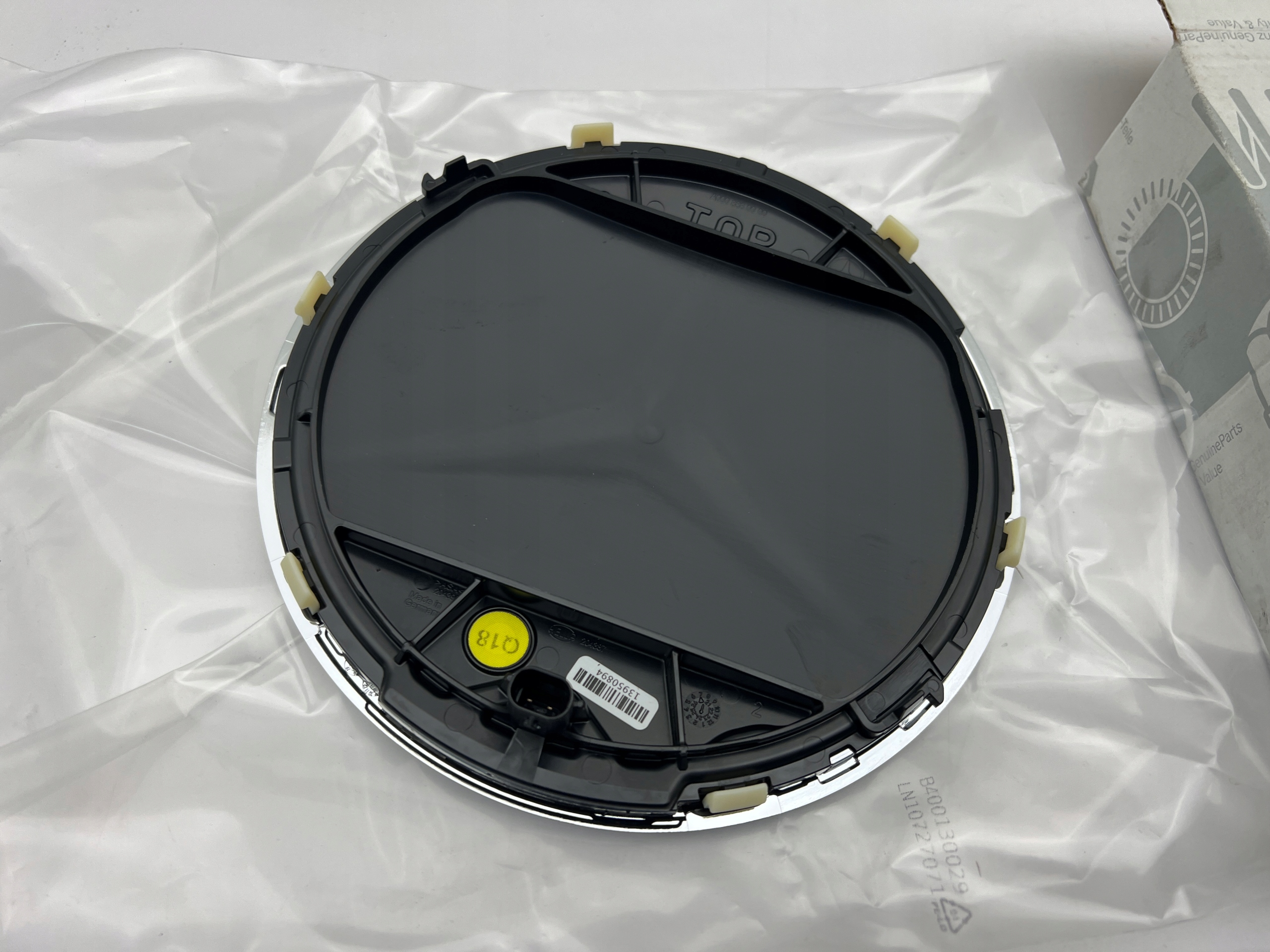 MERCEDES W213 W205 W247 W257 EMBLEMAT LOGO ZDERZAKA PRZEDNIEGO POD RADAR N Marka Mercedes-Benz