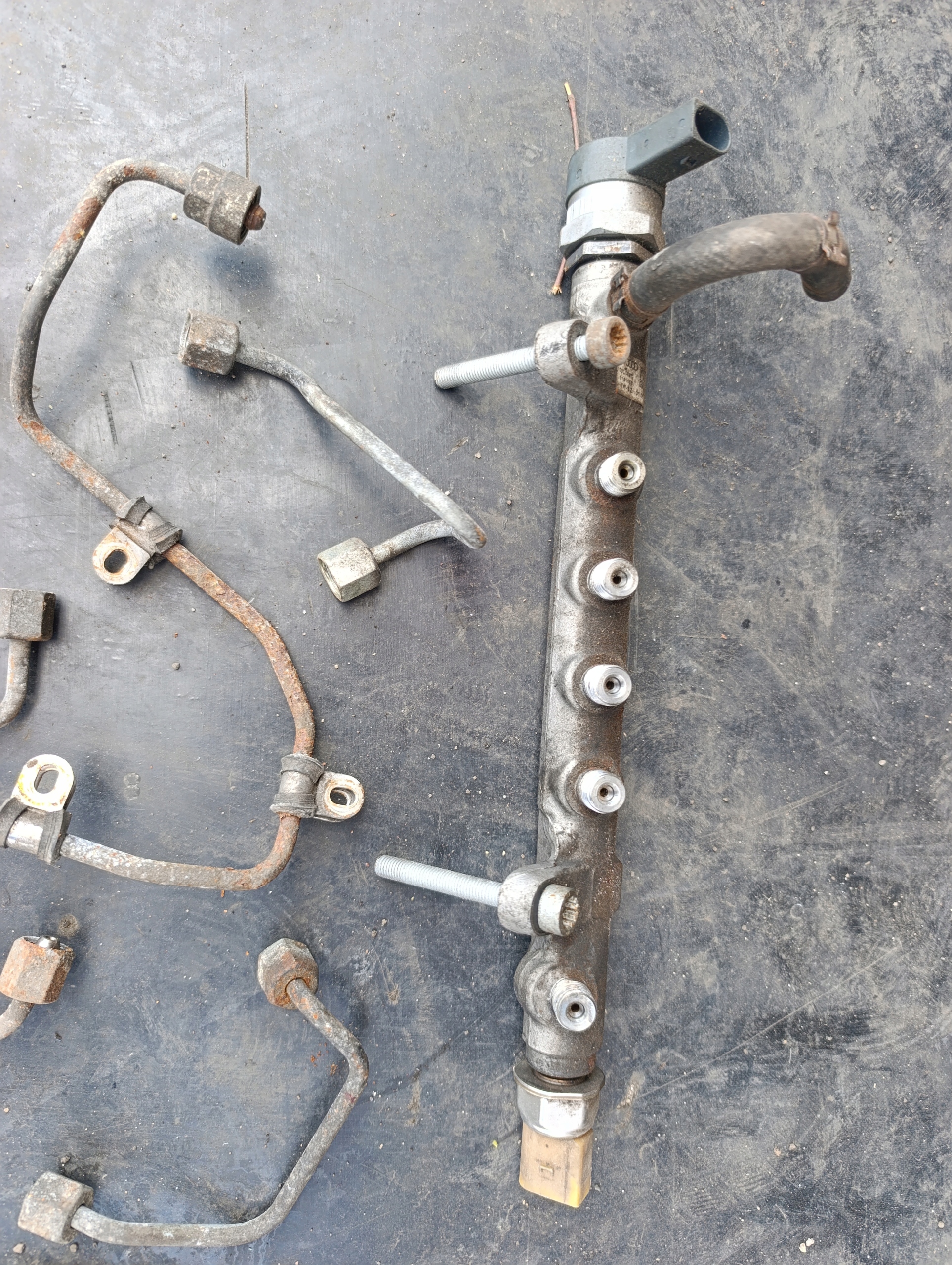 VW T5 LIFT T6 2.0TDI Einspritzdüse Einspritzdüse Kraftstoffverteiler Einspritzleiste Schläuche KOMPLET