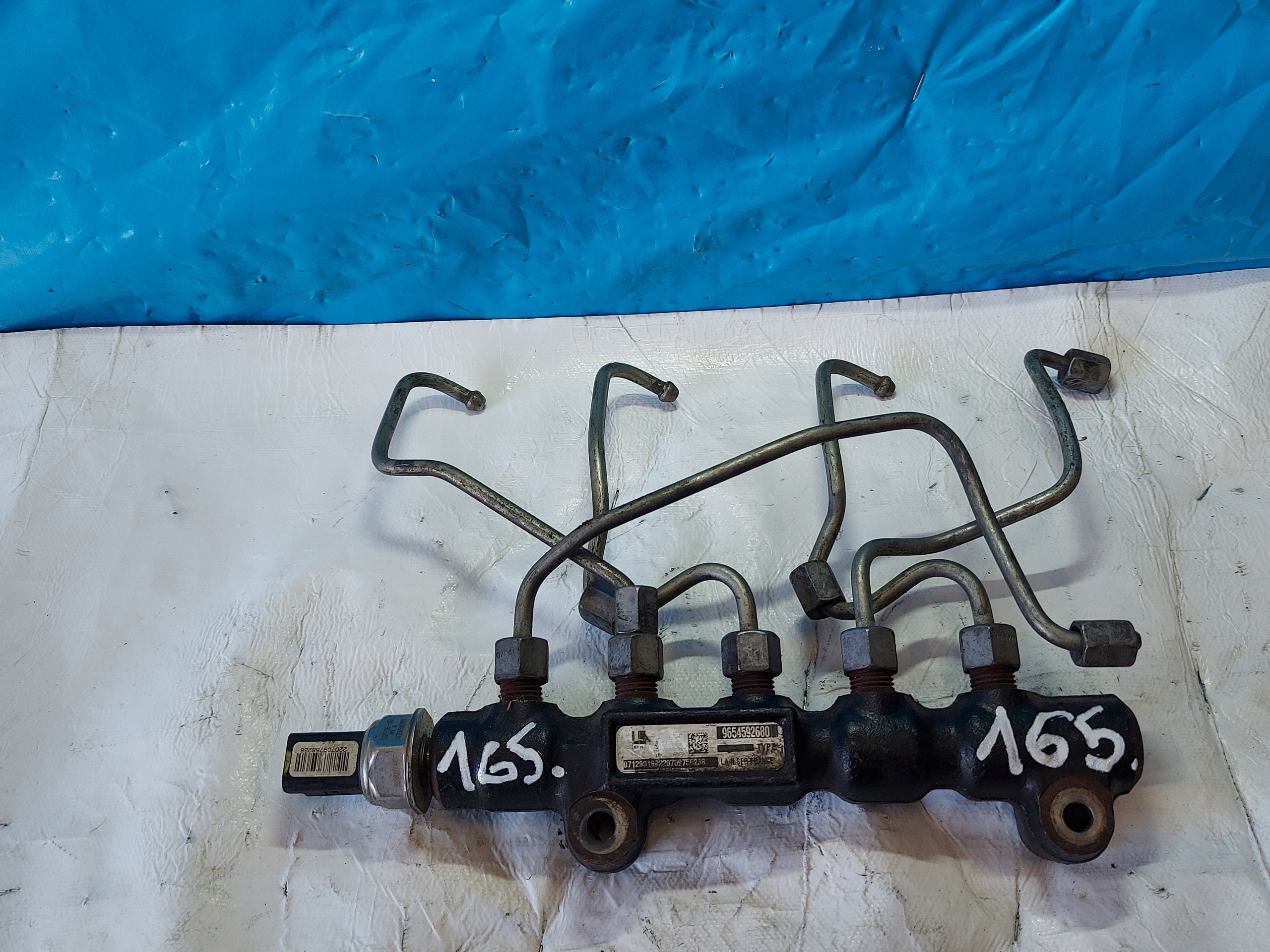 Rampe injection CITROEN C2 1.4 HDI 9654592680