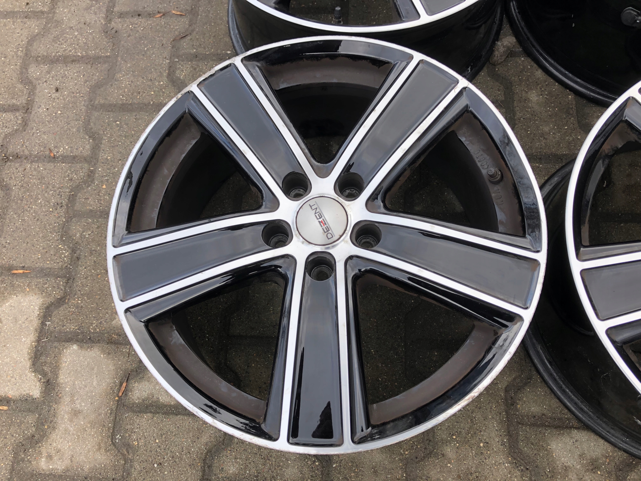 MERCEDES 176 177 Felgi 18 DEZENT TS8987 KBA 49876 Średnica felgi 18