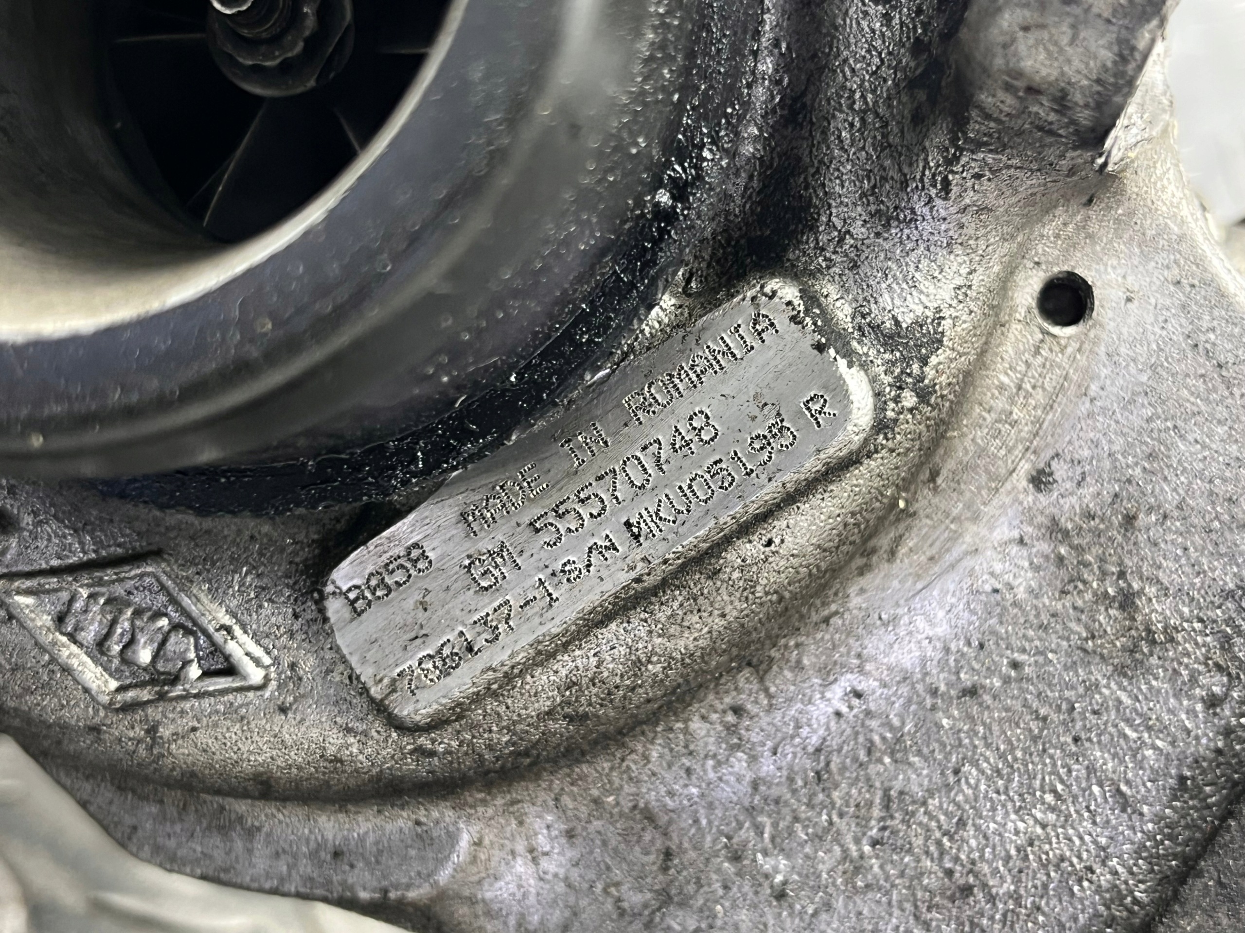 TURBINA turbo OPEL INSIGNIA 55570748