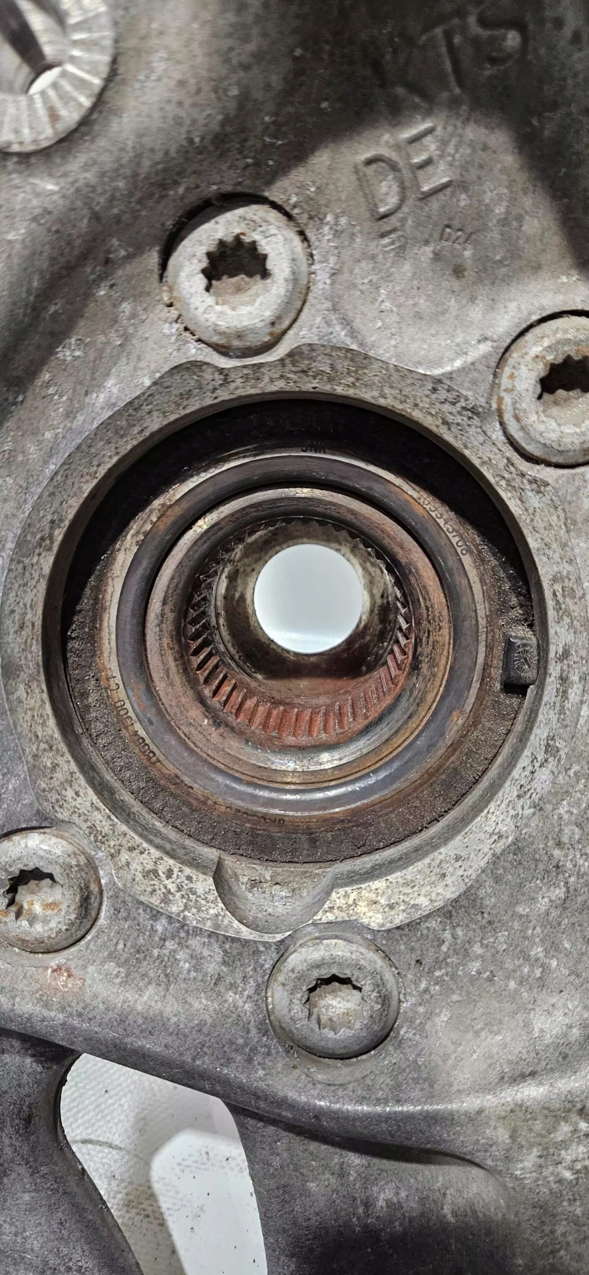 otoč čepu levý předek AUDI A4 B8 A5 07-15