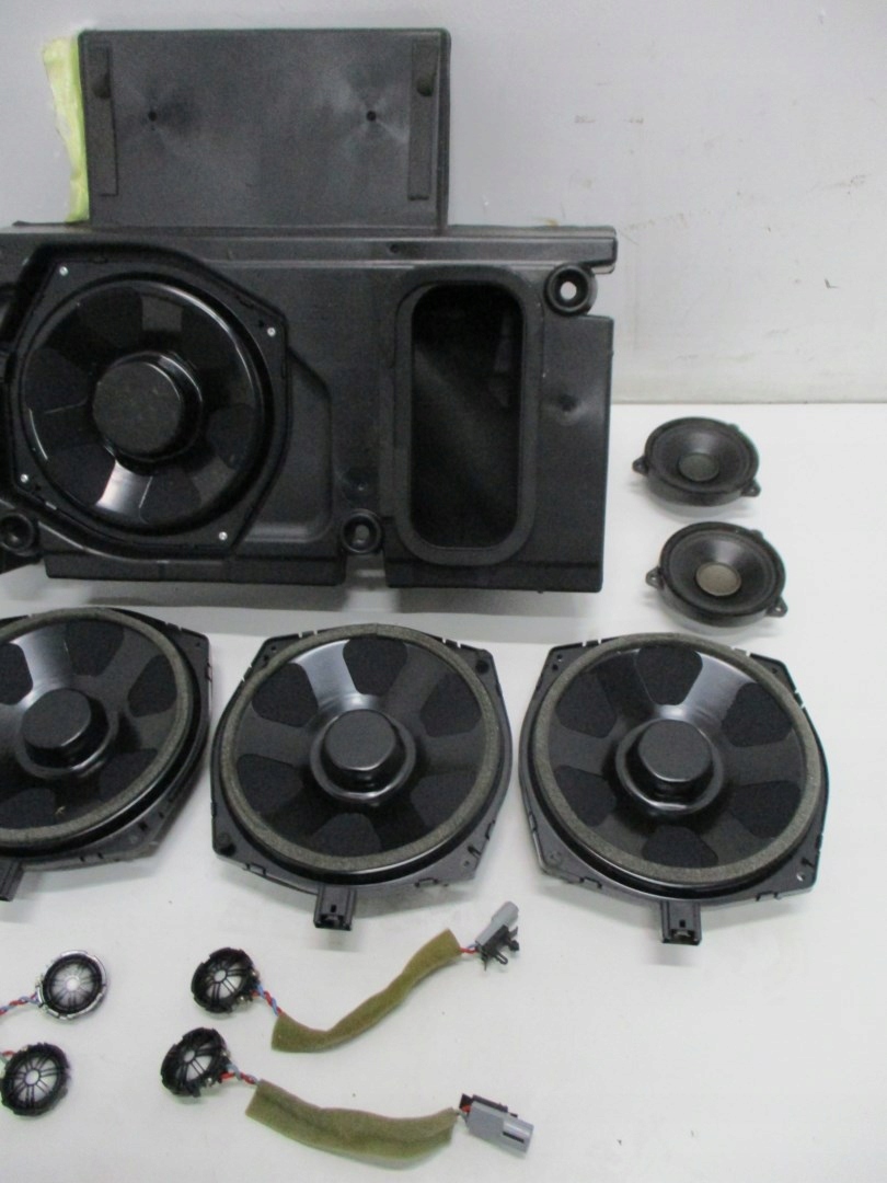 Glosniki RANGE ROVER VOGUE CPLA 18808 CA Producent czesci Land Rover OE