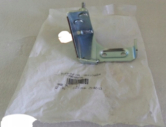 Upevnenie pravého kufra Brp 708300776