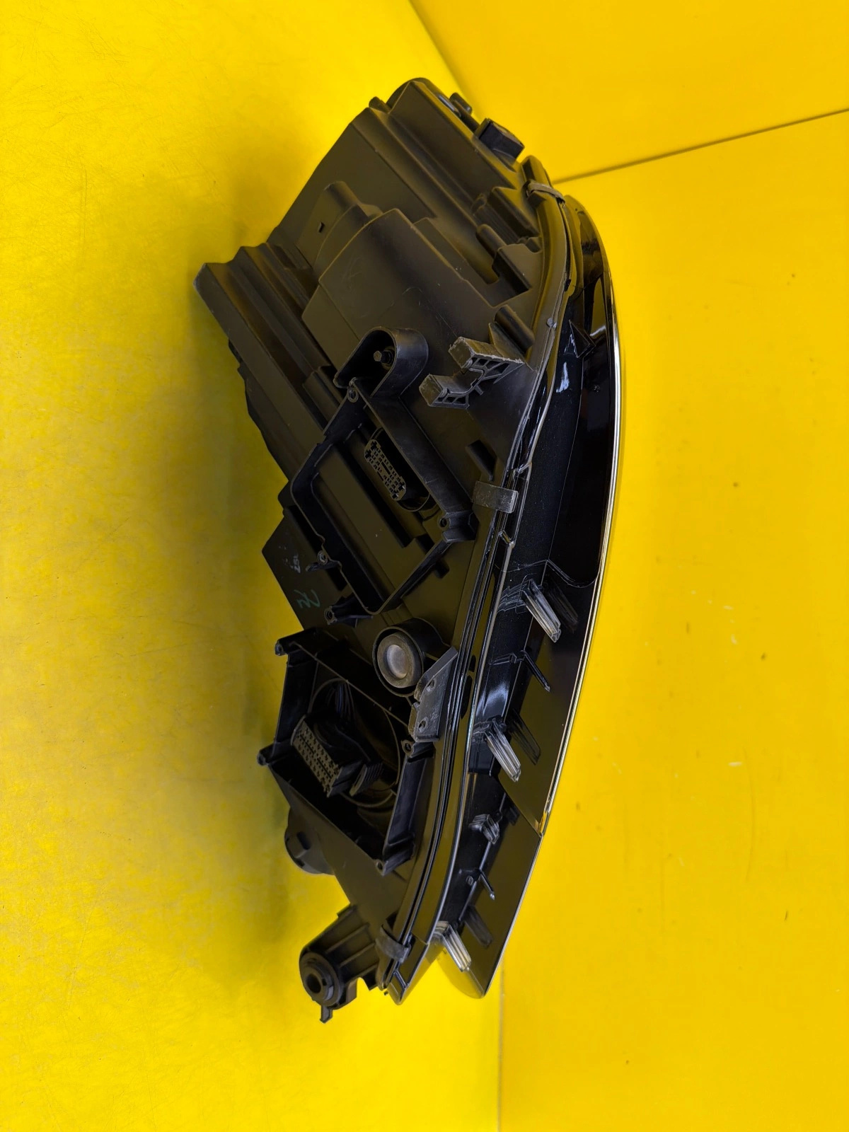 light right Audi A4 B9 8W Matrix 8W0941036 B RS