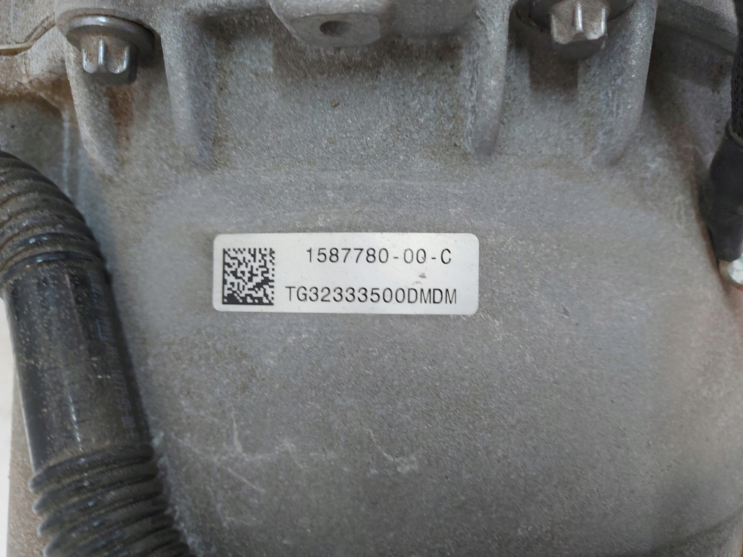 TESLA MODEL Y 2024r engine electrical rear part 1587780-00-C