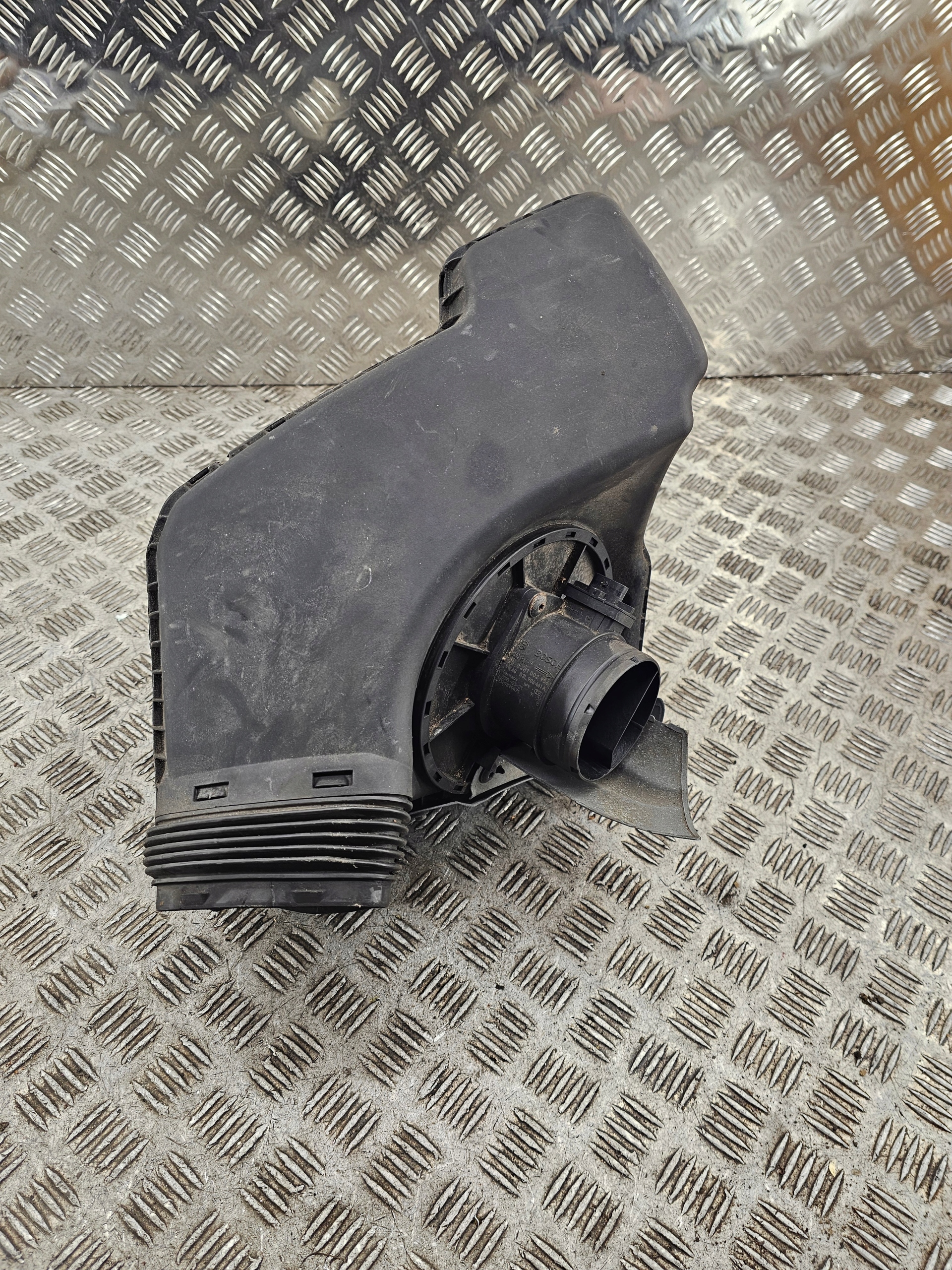 air filter housing AUDI A6 A7 C7 2.0 TDI 4G0133838R