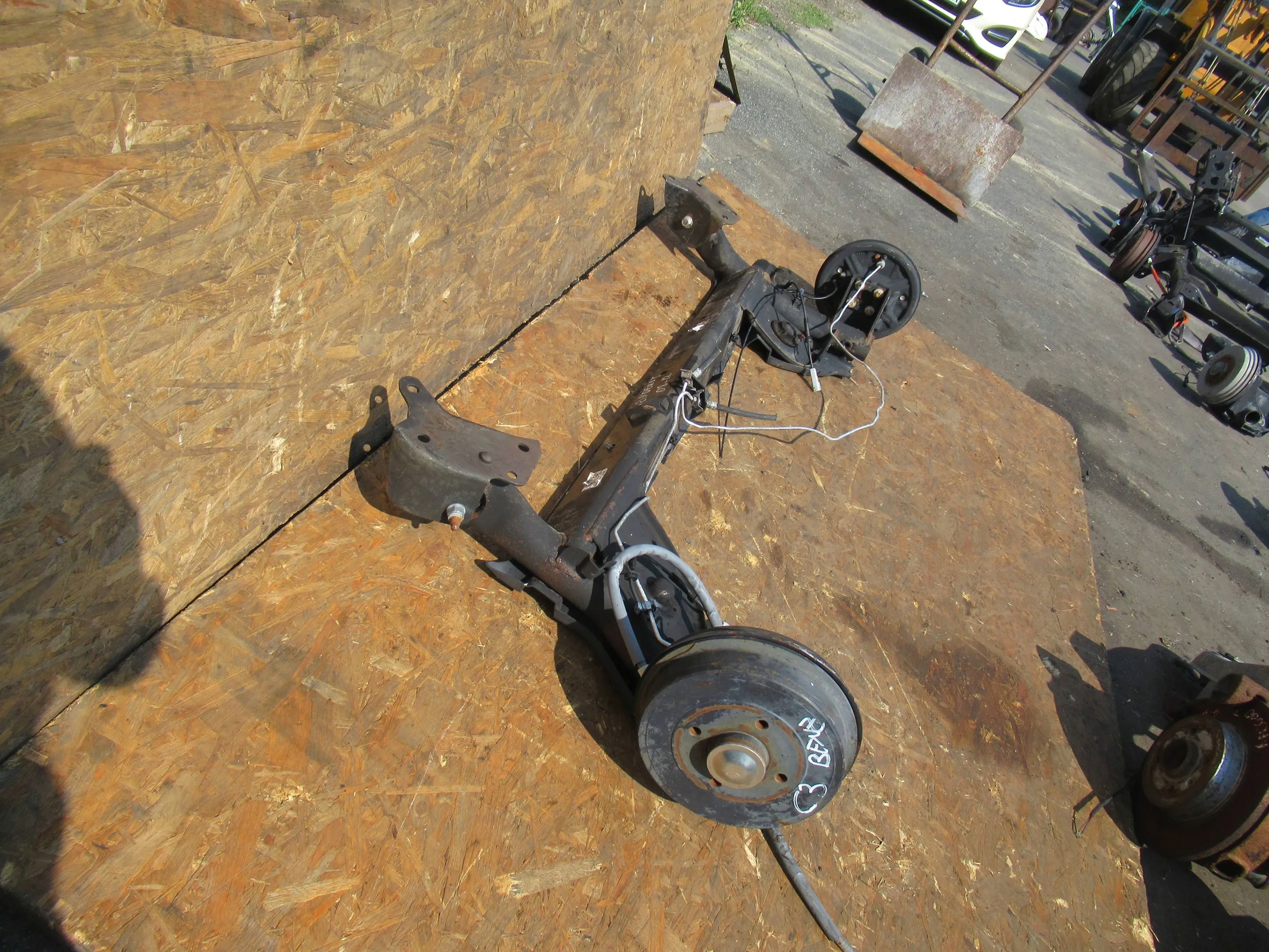 axis rear part Dacia Sandero and 08-12