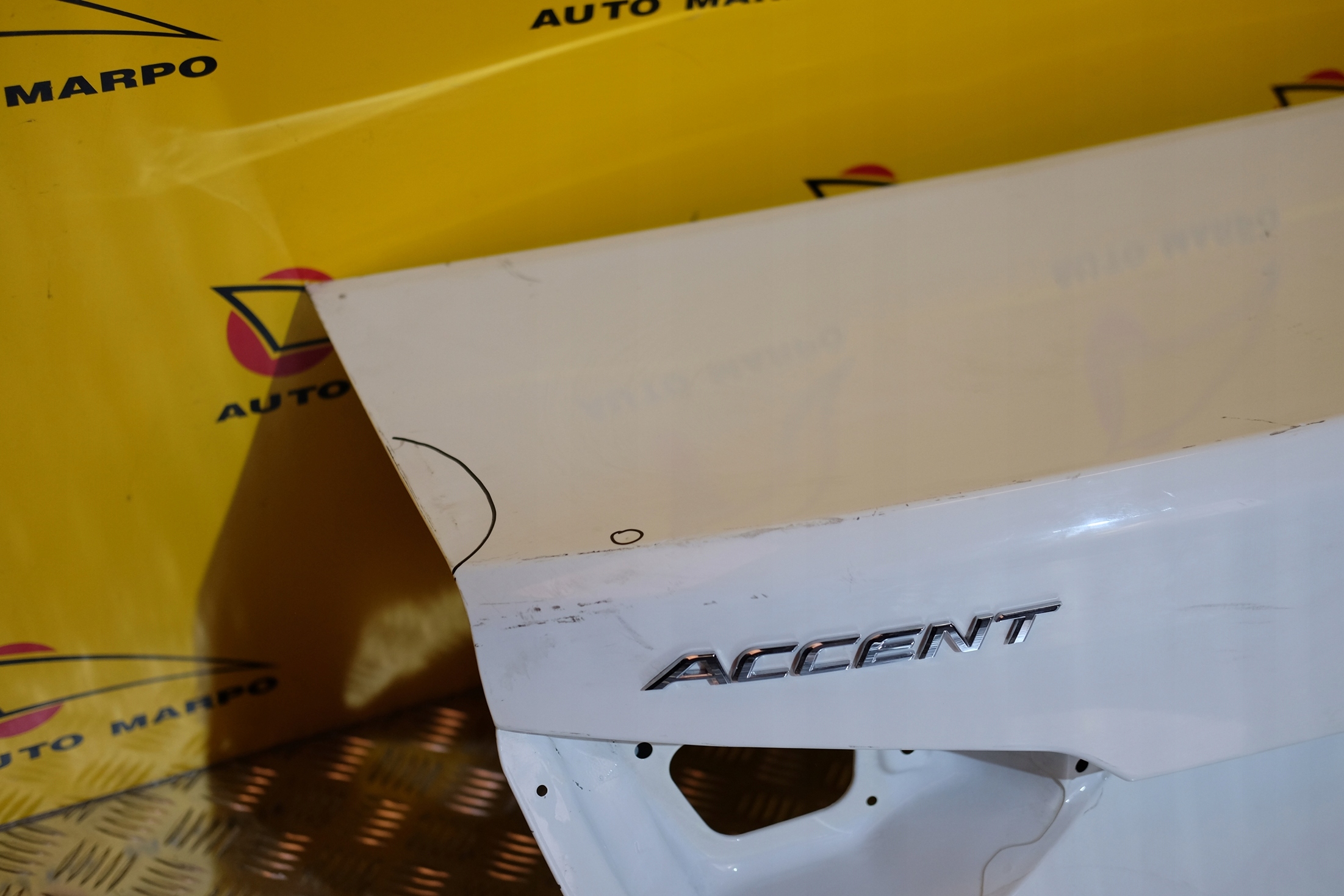 HYUNDAI ACCENT 2018 2019- KLAPA TYŁ BAGAŻNIKA Strona zabudowy tył