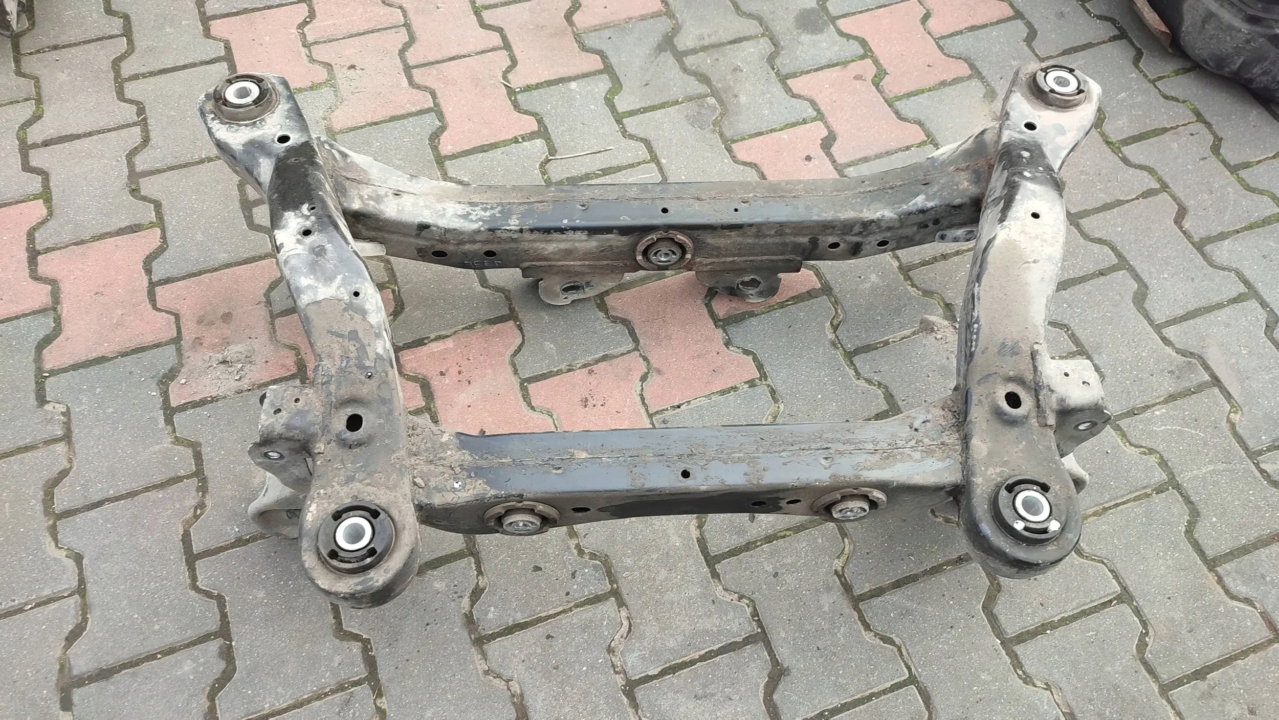 Jeep Cherokee 2015 sider rear part subframe axle beam