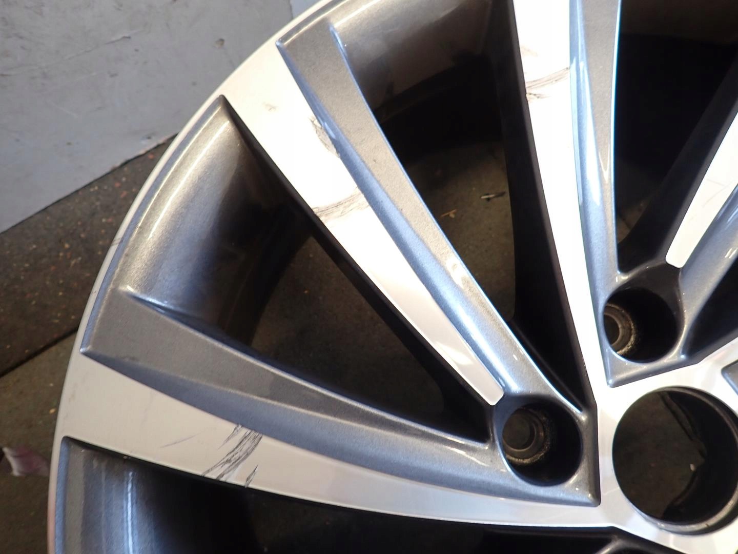 disk disk SKODA 5E3 5x112 ET45 7,5J 18" 5E3601025AS