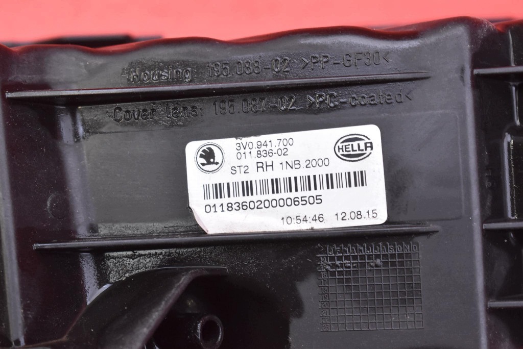 fog light right front front 3V0941700 SKODA SUPERB 3 III 15-20
