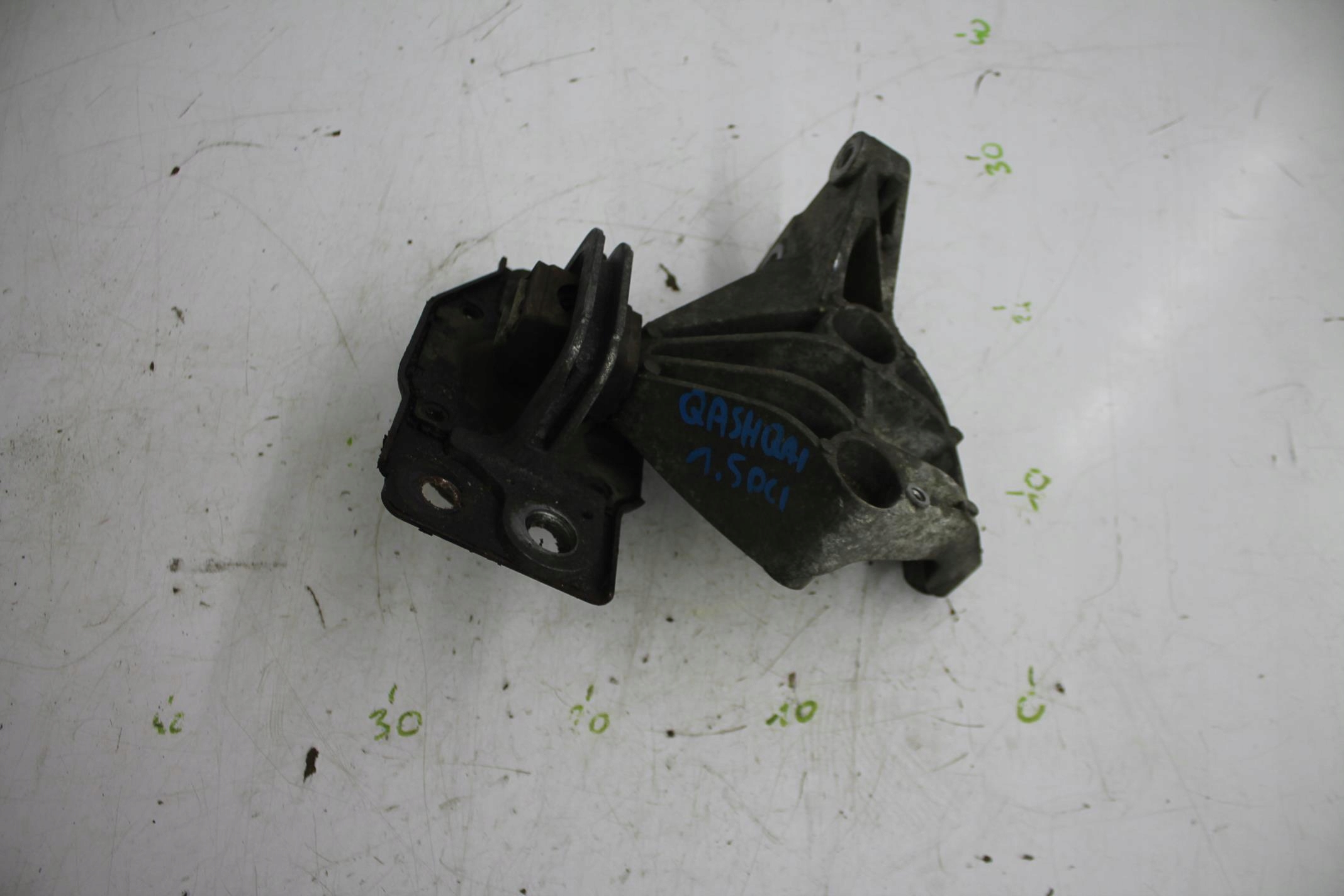 engine supporting mount NISSAN QASHQAI J10 06