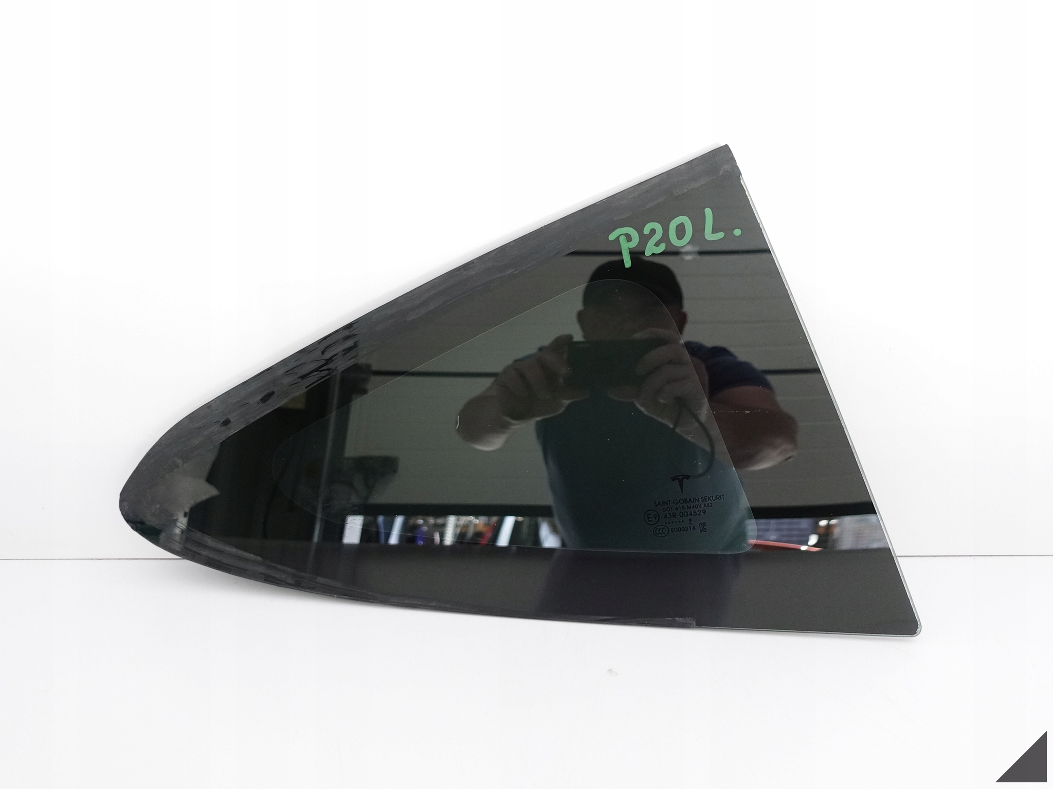 TESLA MODEL 3 17- window bodywork right rear part