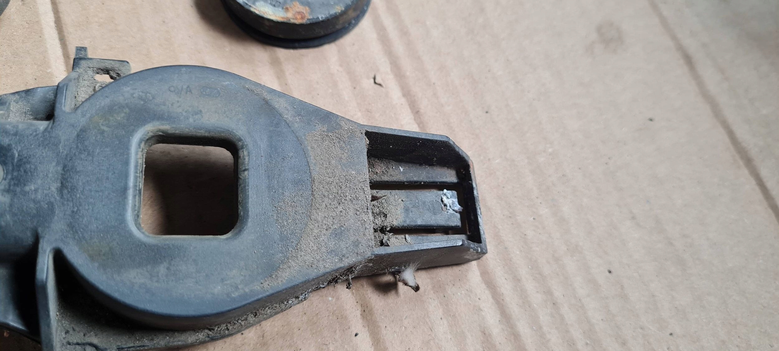 Q5 8R Poignée Support plaque Radiateur A5 A4 B8 8K0805201