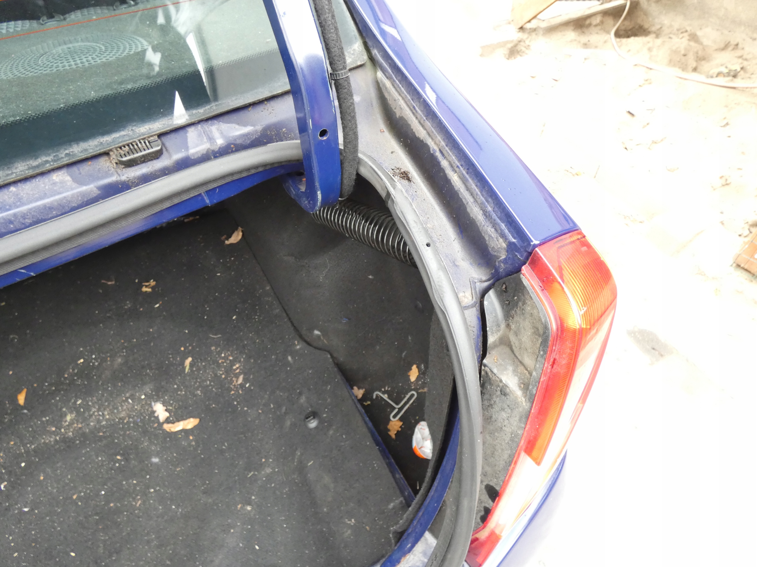 gasket bonnet boot DACIA LOGAN and sedan 04-09