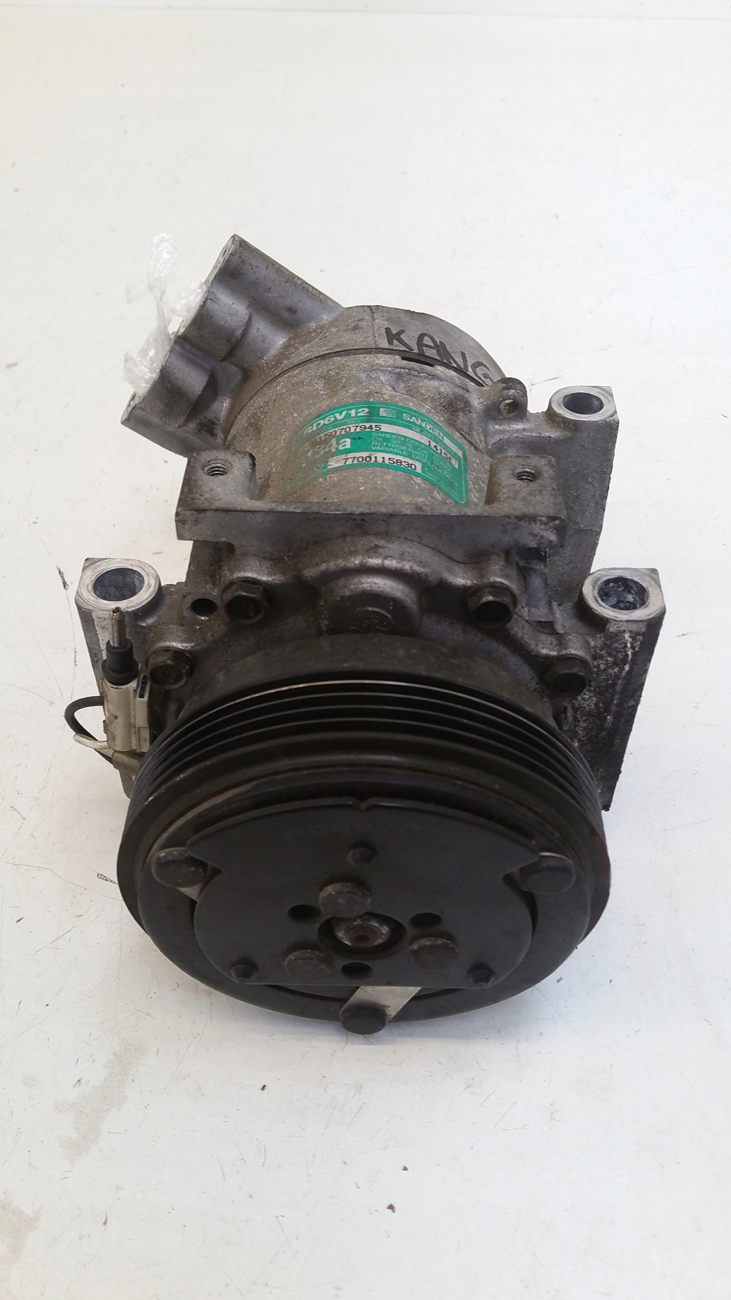 air conditioning compressor 7700115830 Renault Kangoo