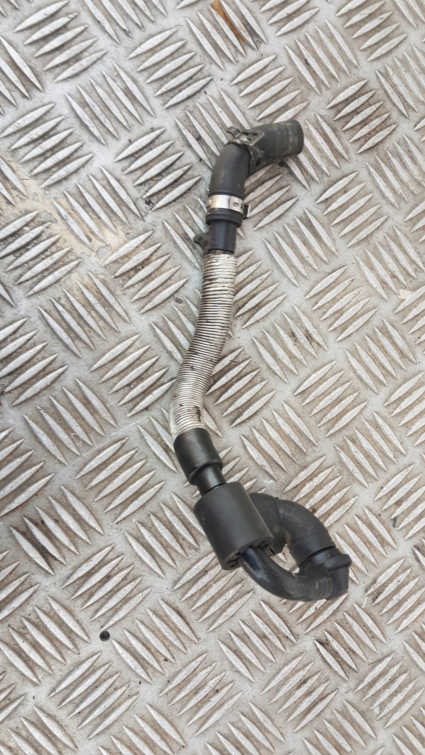 AUDI A4 B6 1.9 TDI hadice tlaku serva