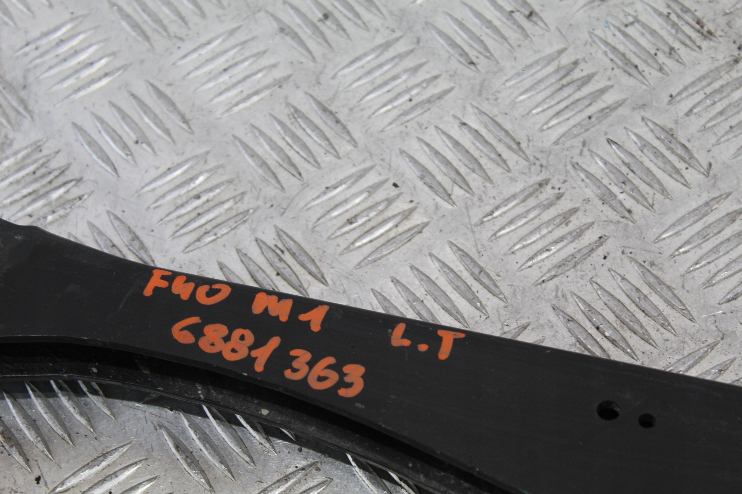 Querlenker links heck BMW 1 M1 F40 6881362