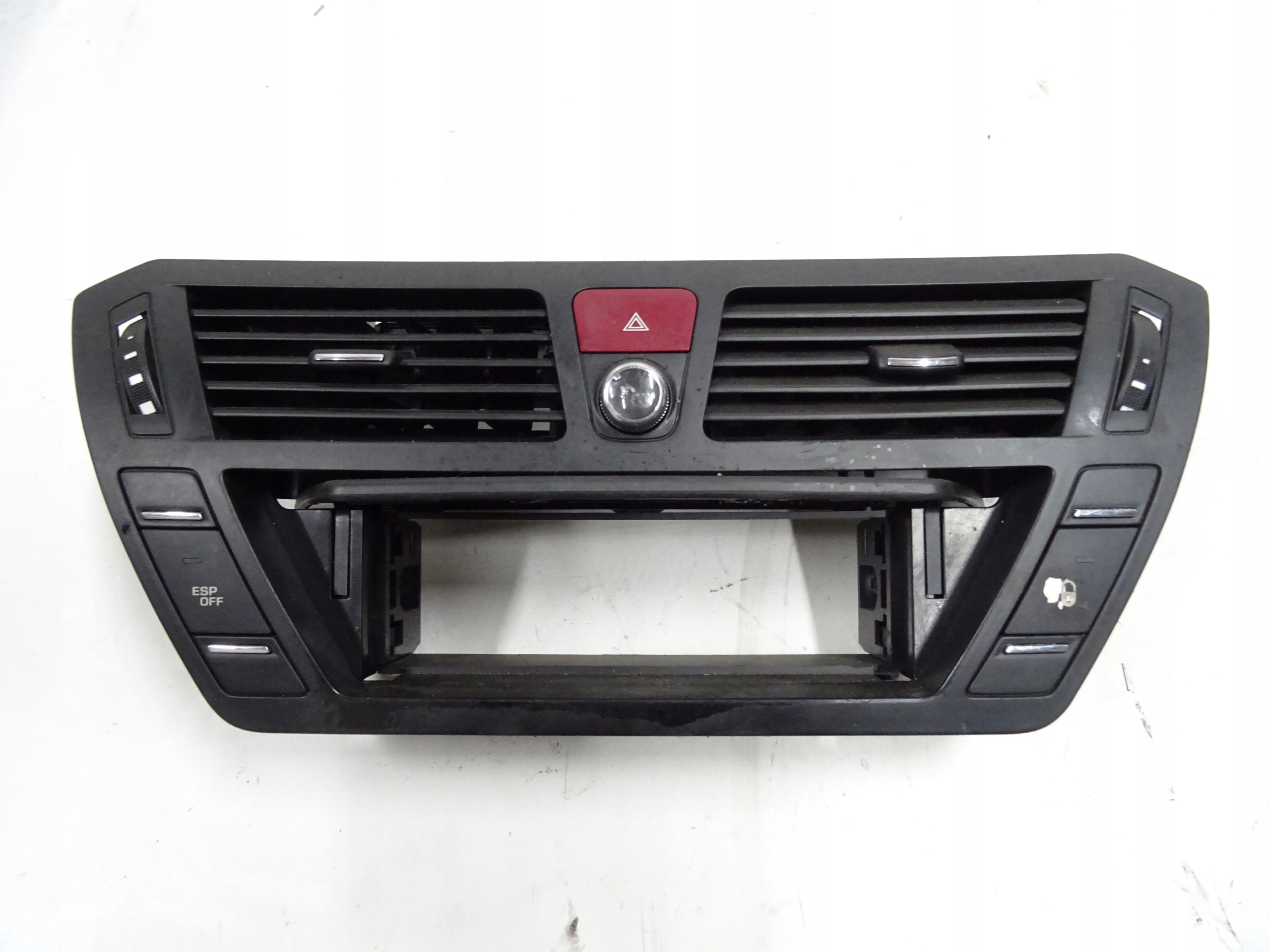 CITROEN C4 PICASSO центральная вентиляционная решетка