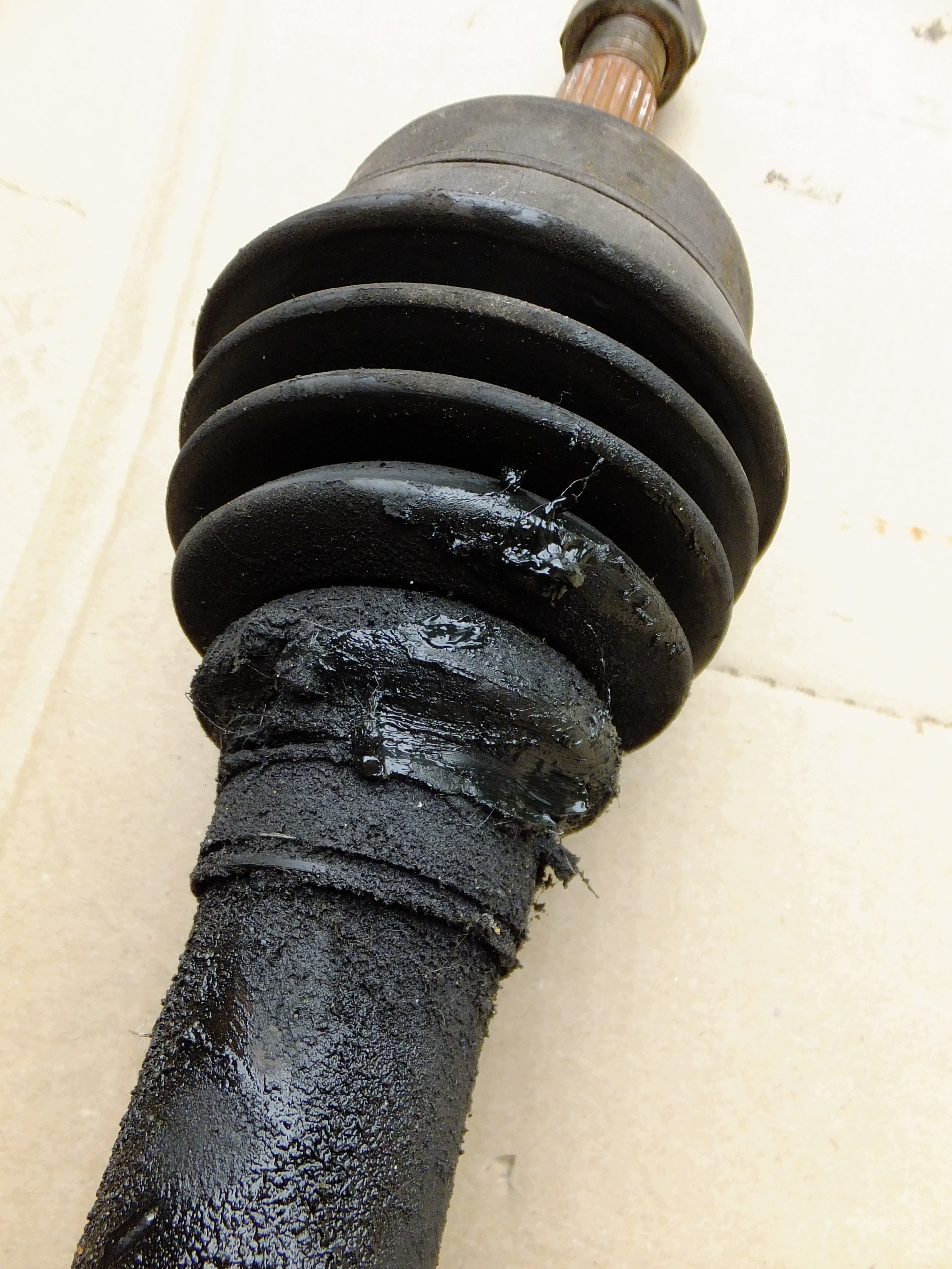 semi-axis right peugeot 207 1,4 8v 2009r 9651040580