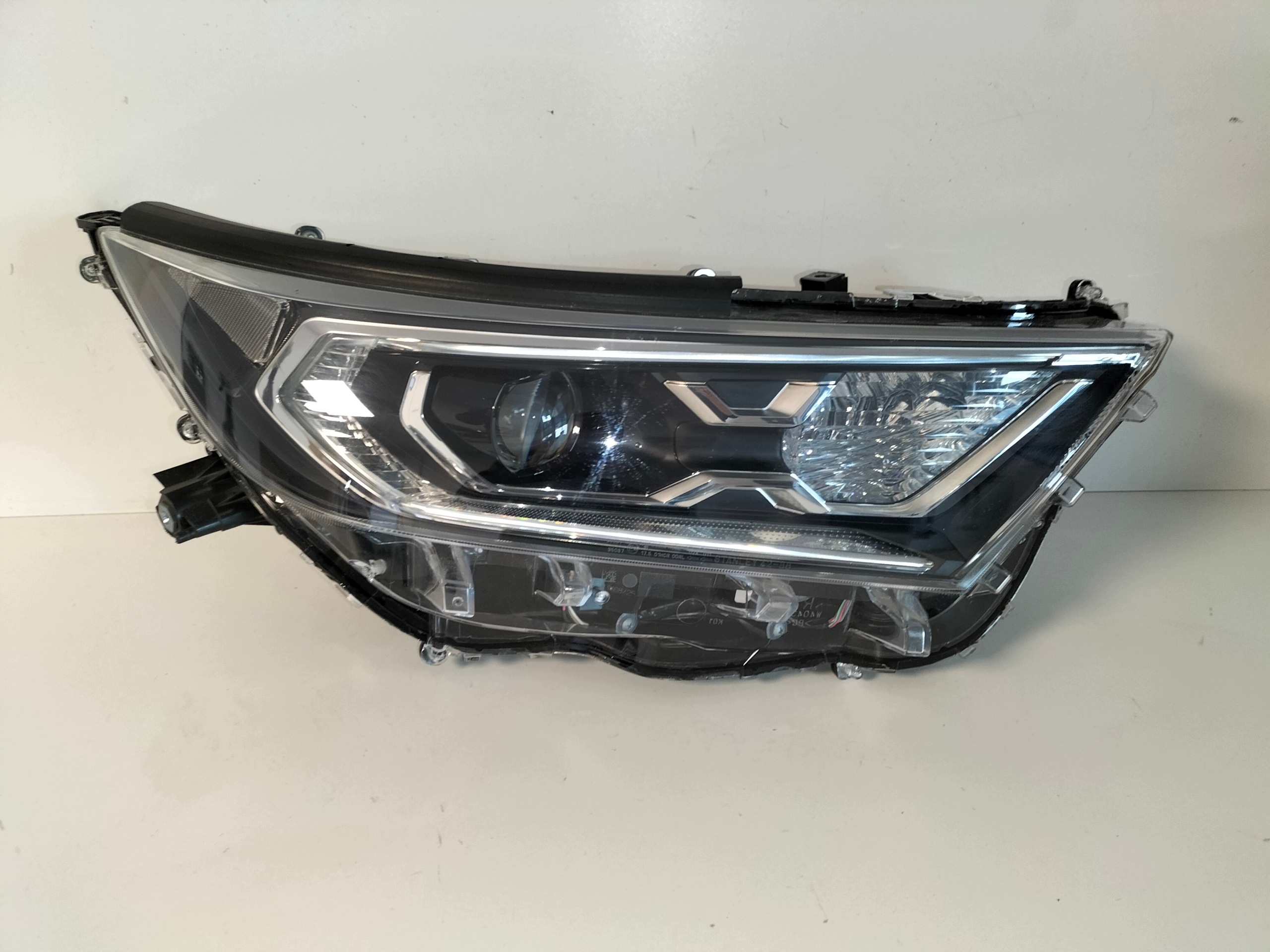 light front reflektor right TOYOTA RAV4 RAV-4 V 18- LED lens , z sil