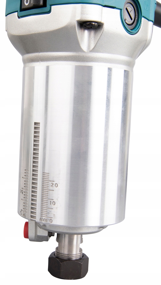 FREZARKO-WYCINARKA 710W Seria M RT0702CX2J