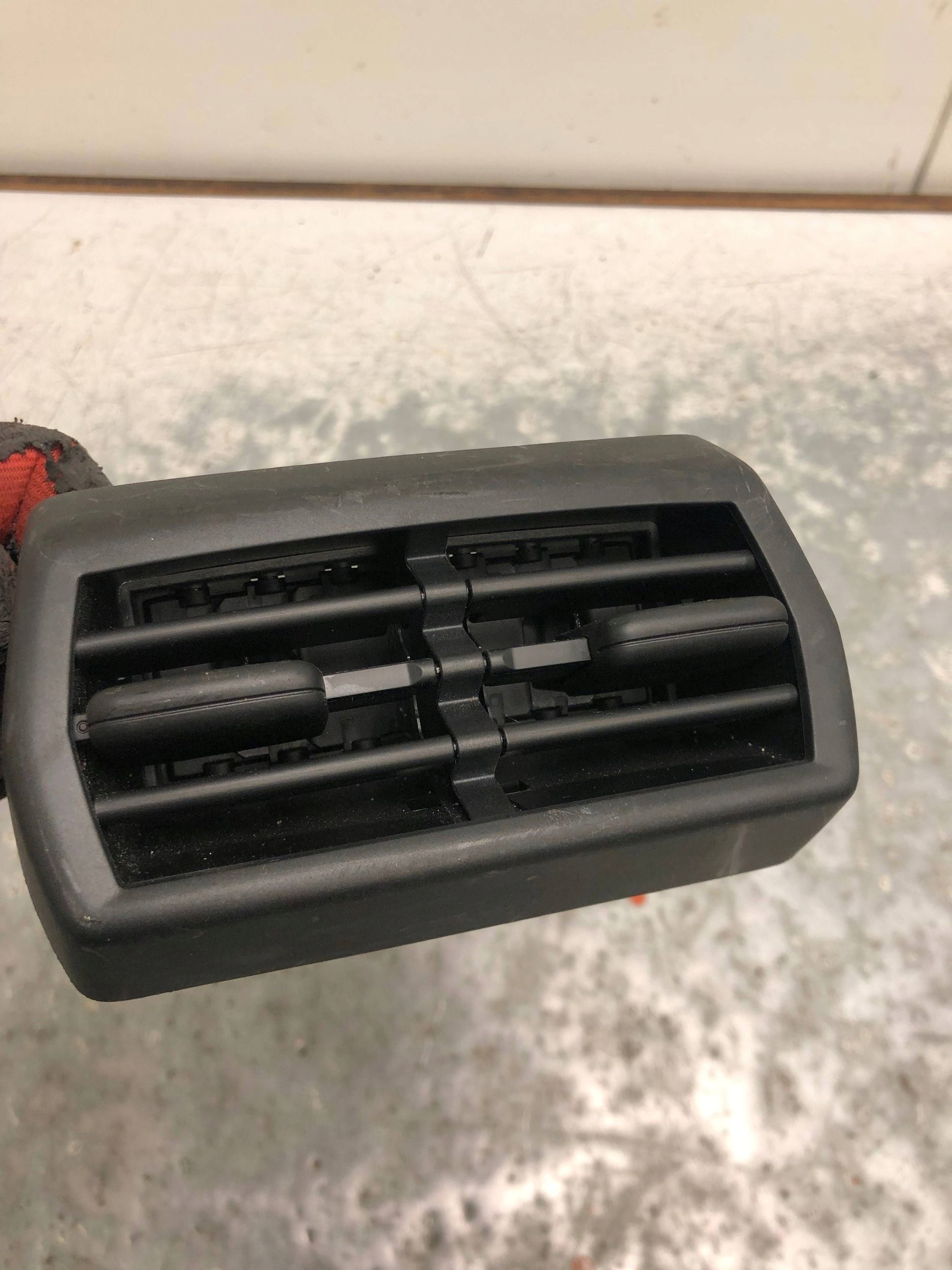 grid air conditioning devices rear part AUDI Q4 E-TRON 89A819203