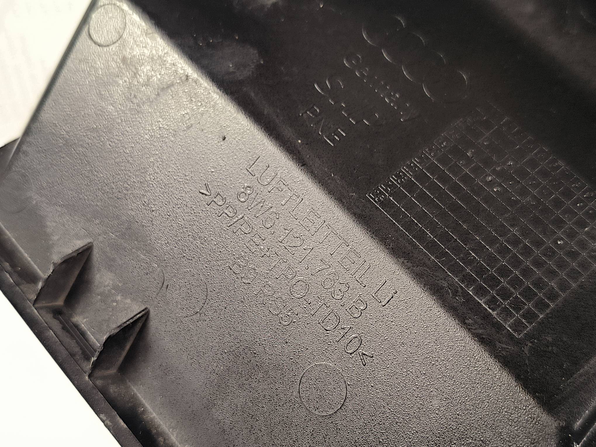 TROUBA přívod 8W6121763B AUDI RS5