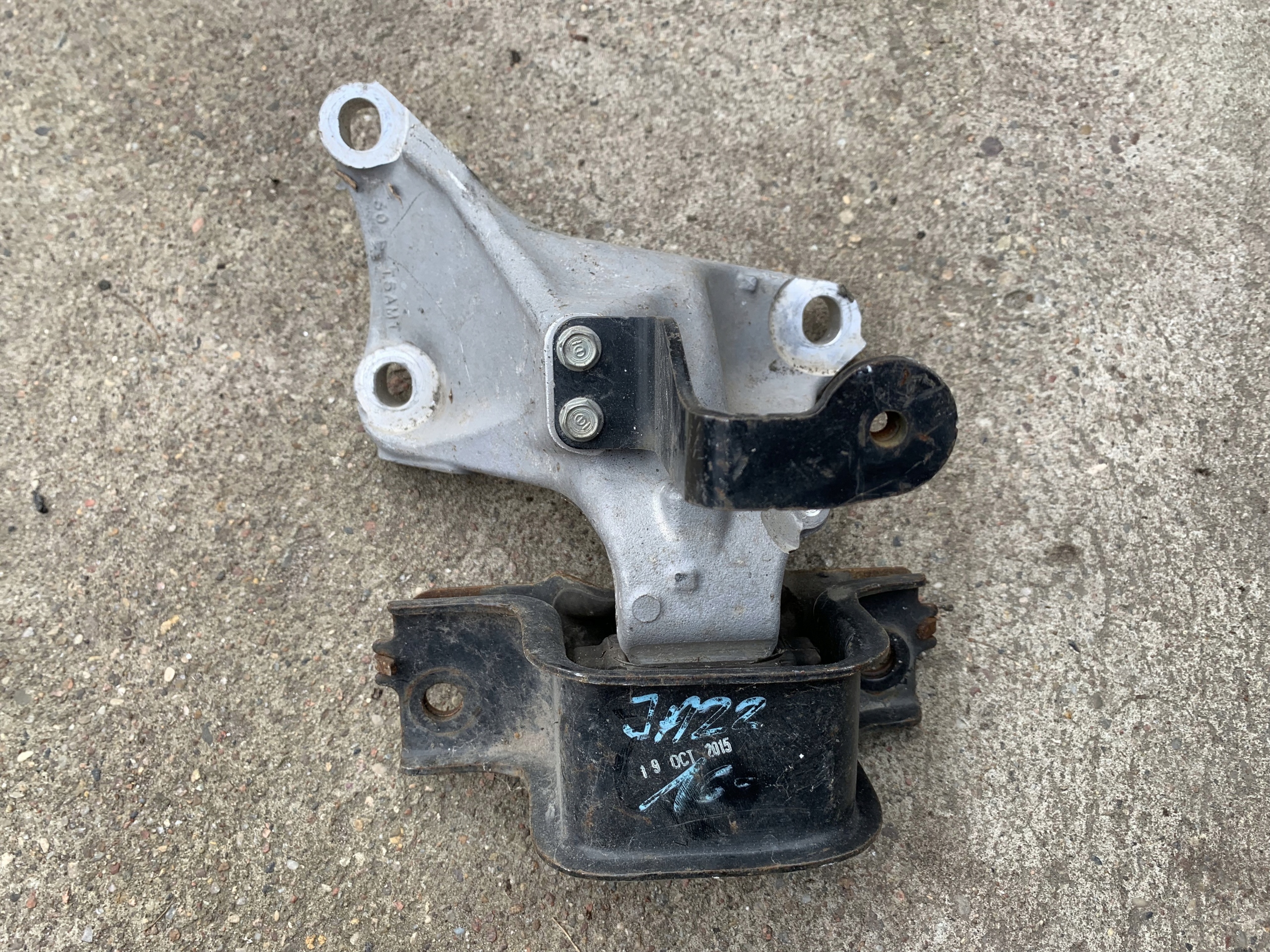 Лапа опора подушка коробки передач JAZZ 16r ->