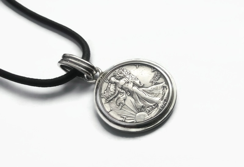 ZE SREBRA BOGINI WOLNOŚCI ORYGINALNA PÓŁDOLARÓWKA Materiał srebro