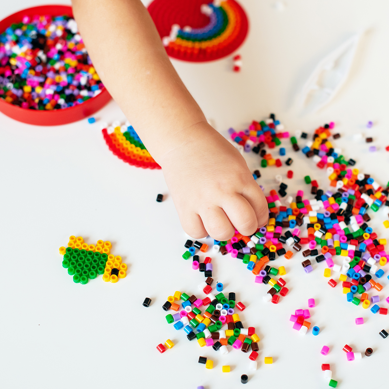 KORALIKI DO PRASOWANIA BEADS 1000 SZT ZWIERZĘTA WODNE DIY SZABLONY Materiał plastik