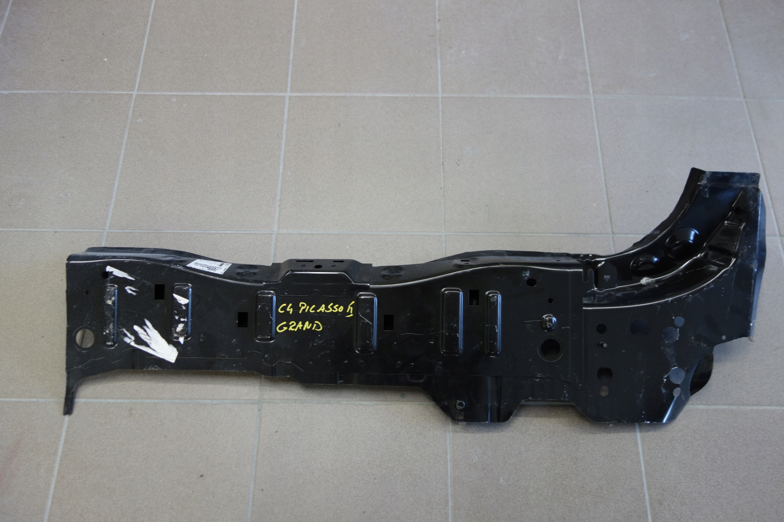1609379480 - Задняя стенка ремня C4 PICASSO II GRAND