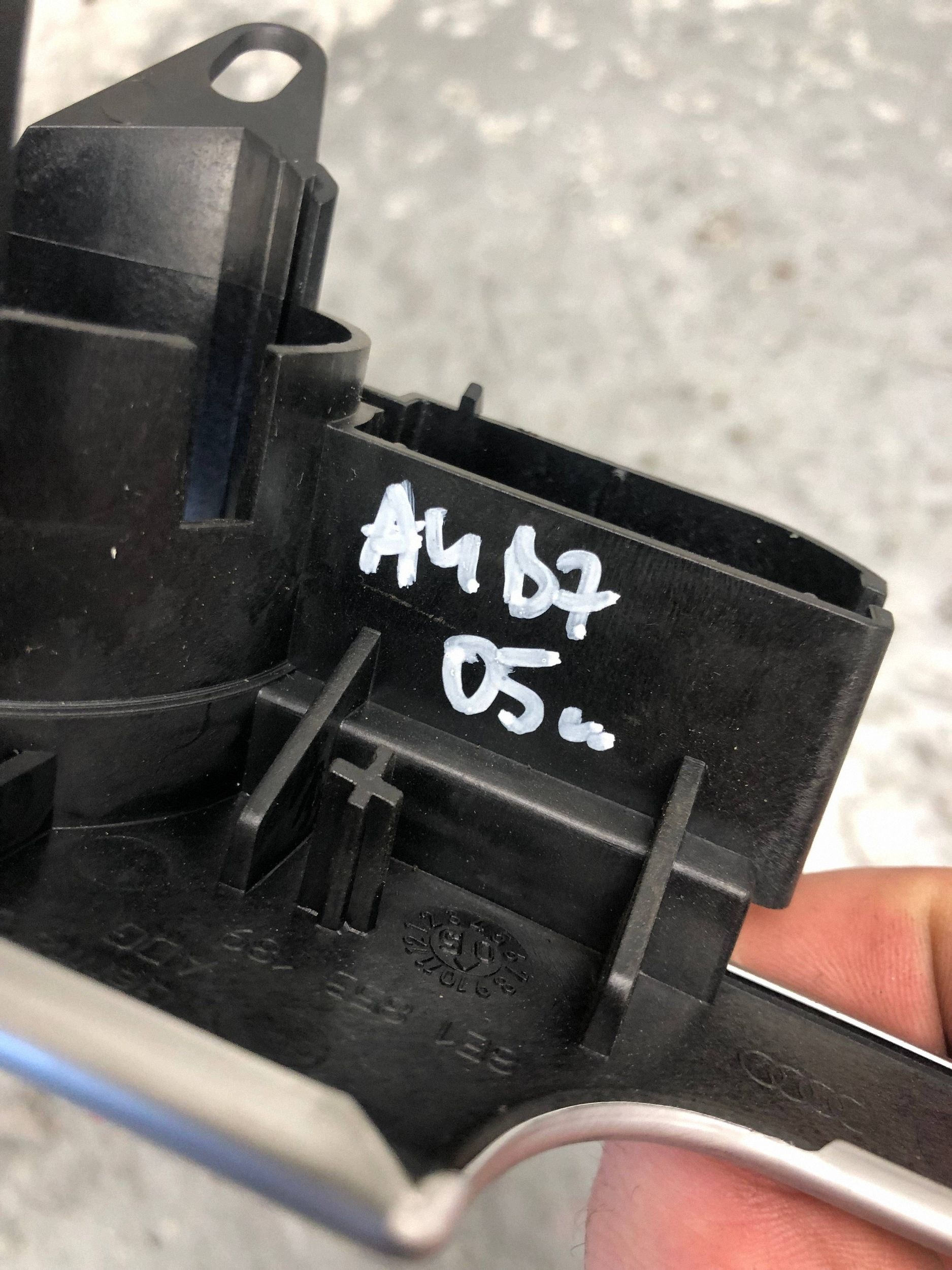 DEKOR RAHMEN PRZELACZNIKA Leuchten AUDI A4 B7 8E1853189