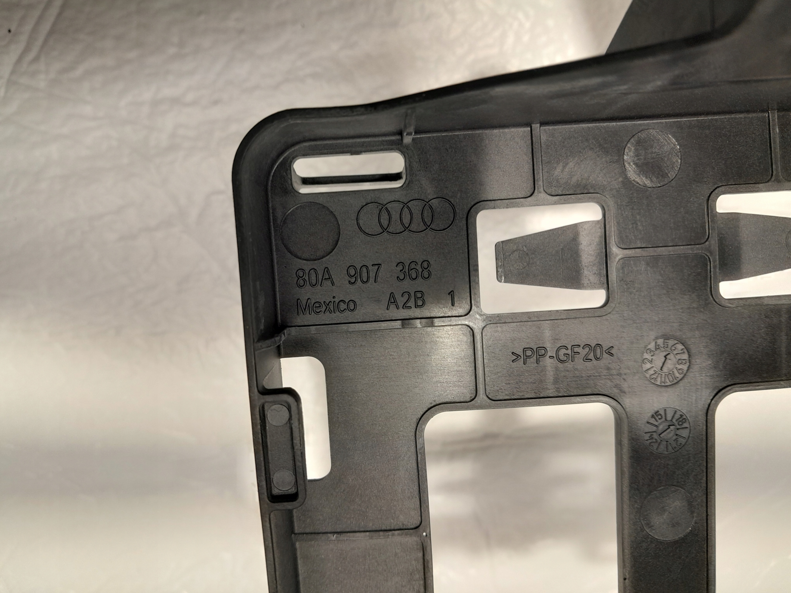 AUDI Q5 80A holder control unit retainer KOMFORTU left rear part 80A907368