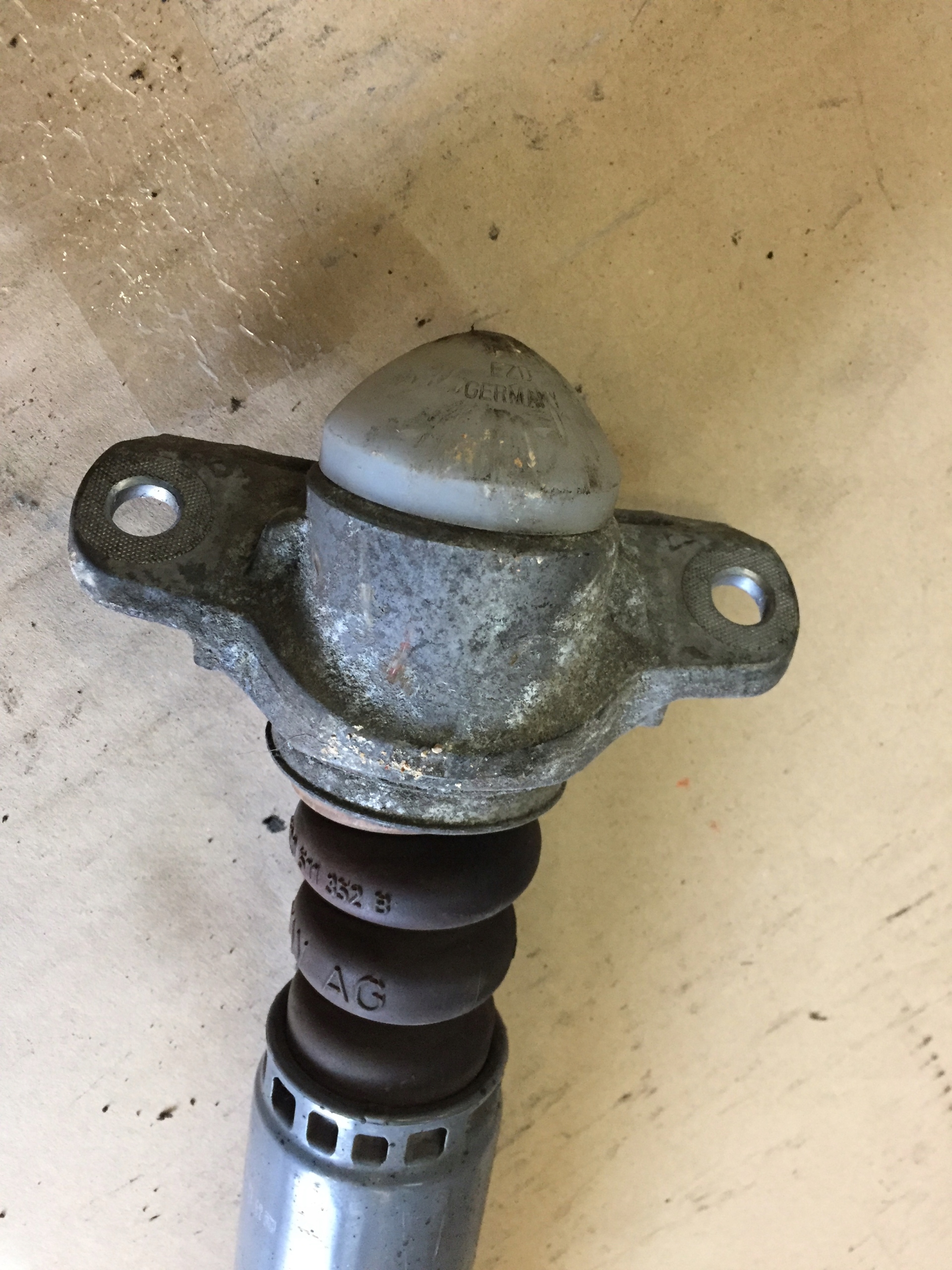AUDI A3 8V 3D Stoßdämpfer heck hinten