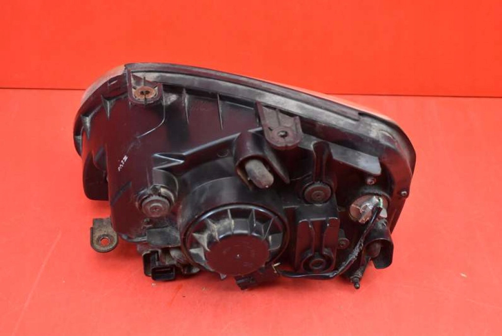 REFLEKTOR right light front EU OK2FA51020 KIA CARENS 2 II 02-06