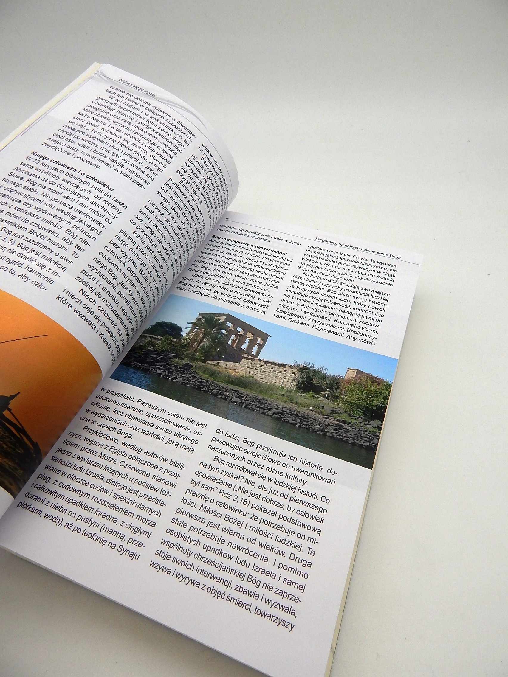 PISMO ŚW BIBLIA PREZENT PAMIĄTKA NA KOMUNIĘ ŚWIĘTĄ ISBN 9788377974391